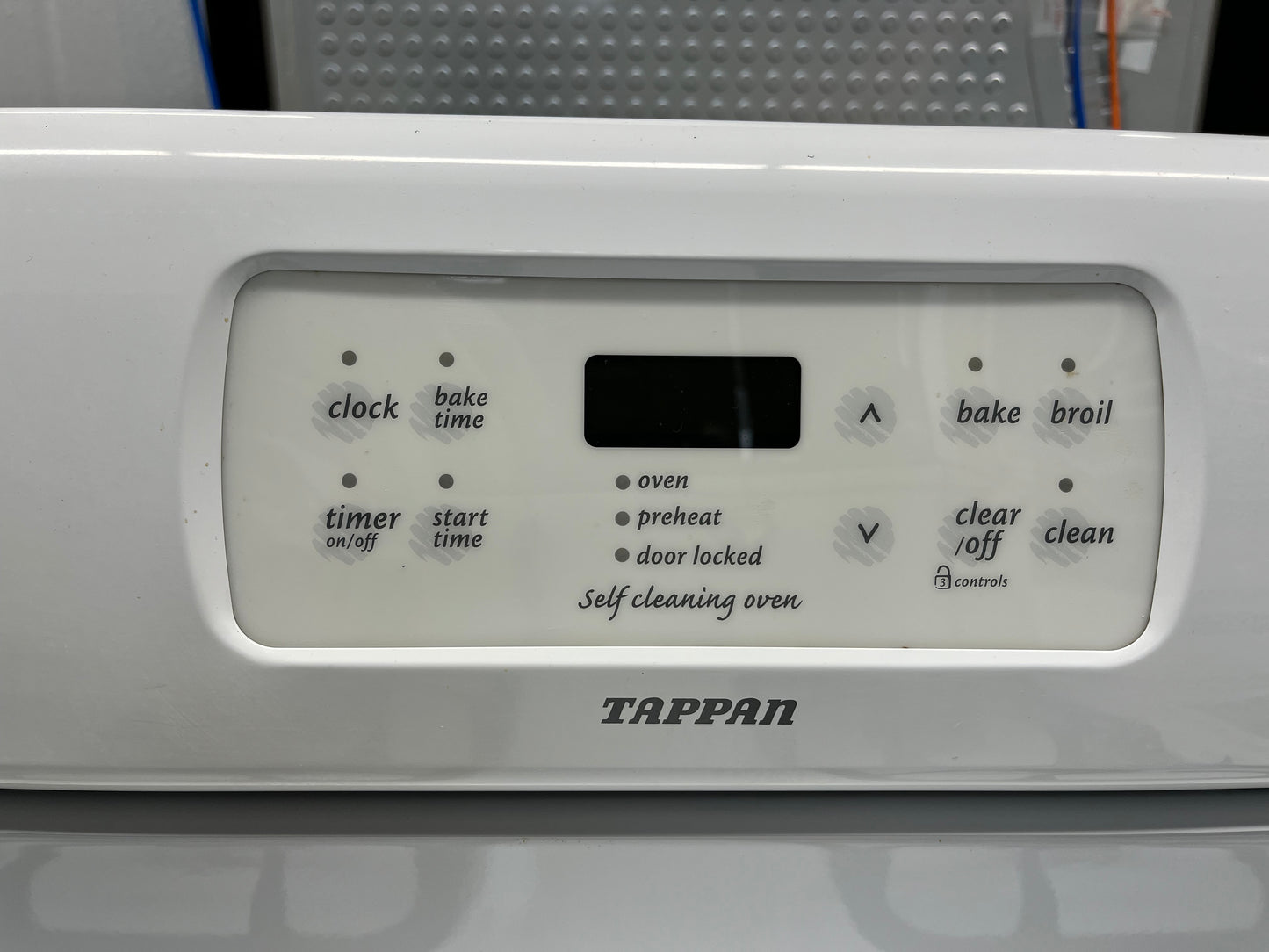 - ITEM #GR62X Tappan gas range white 4 burner 30” in