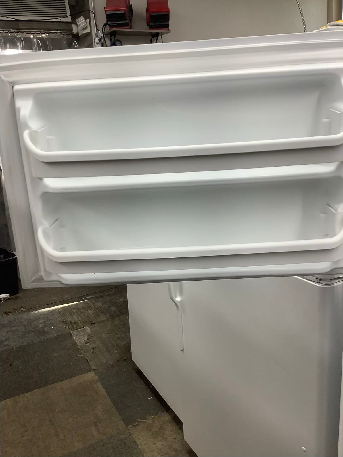 White Frigidaire Top Freezer 30”