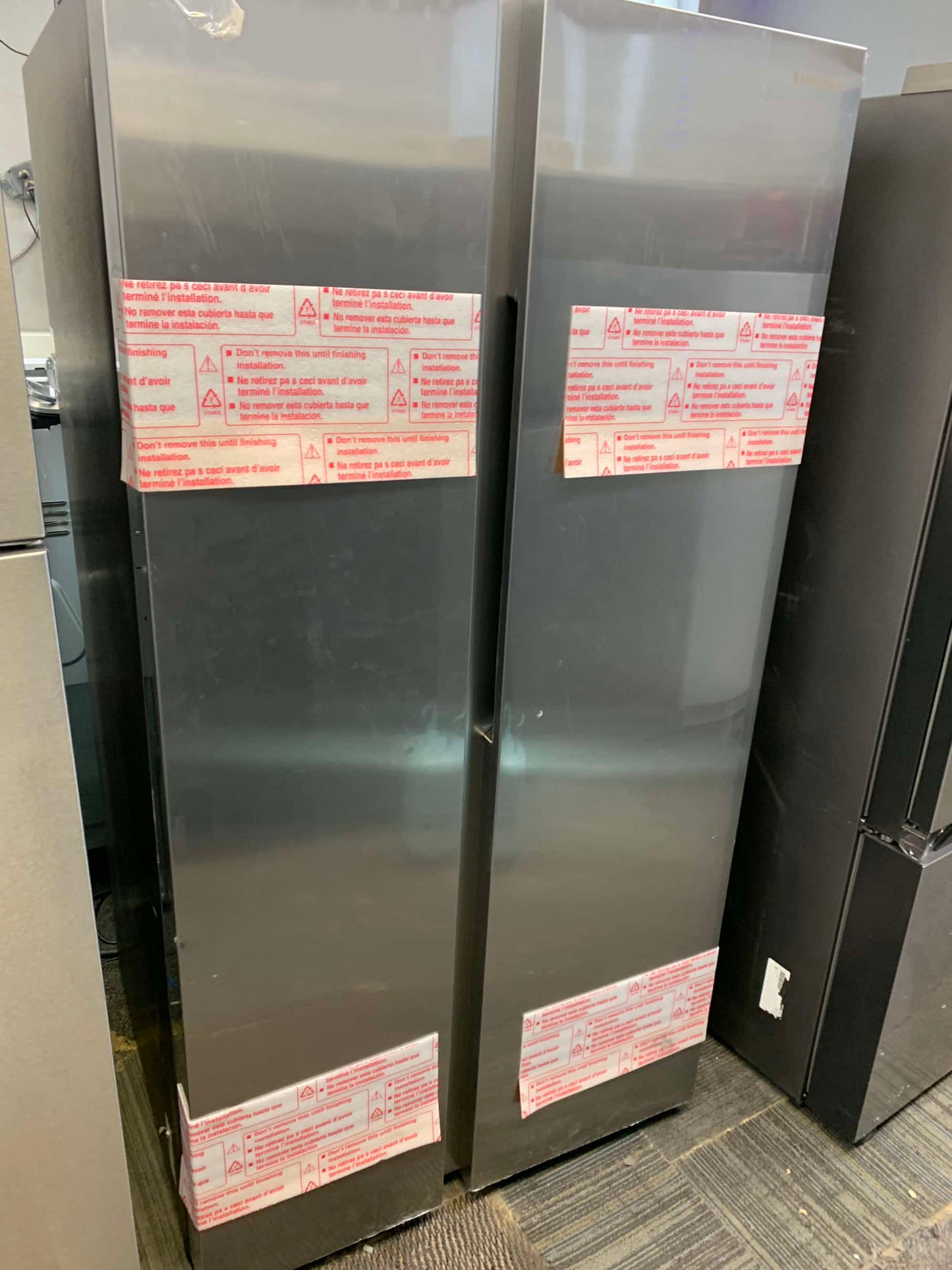 ★ Samsung Open Box 36 in. 28 cu. ft. Smart Side by Side Refrigerator in Fingerprint-Resistant Stainless Steel, Standard Depth RF539