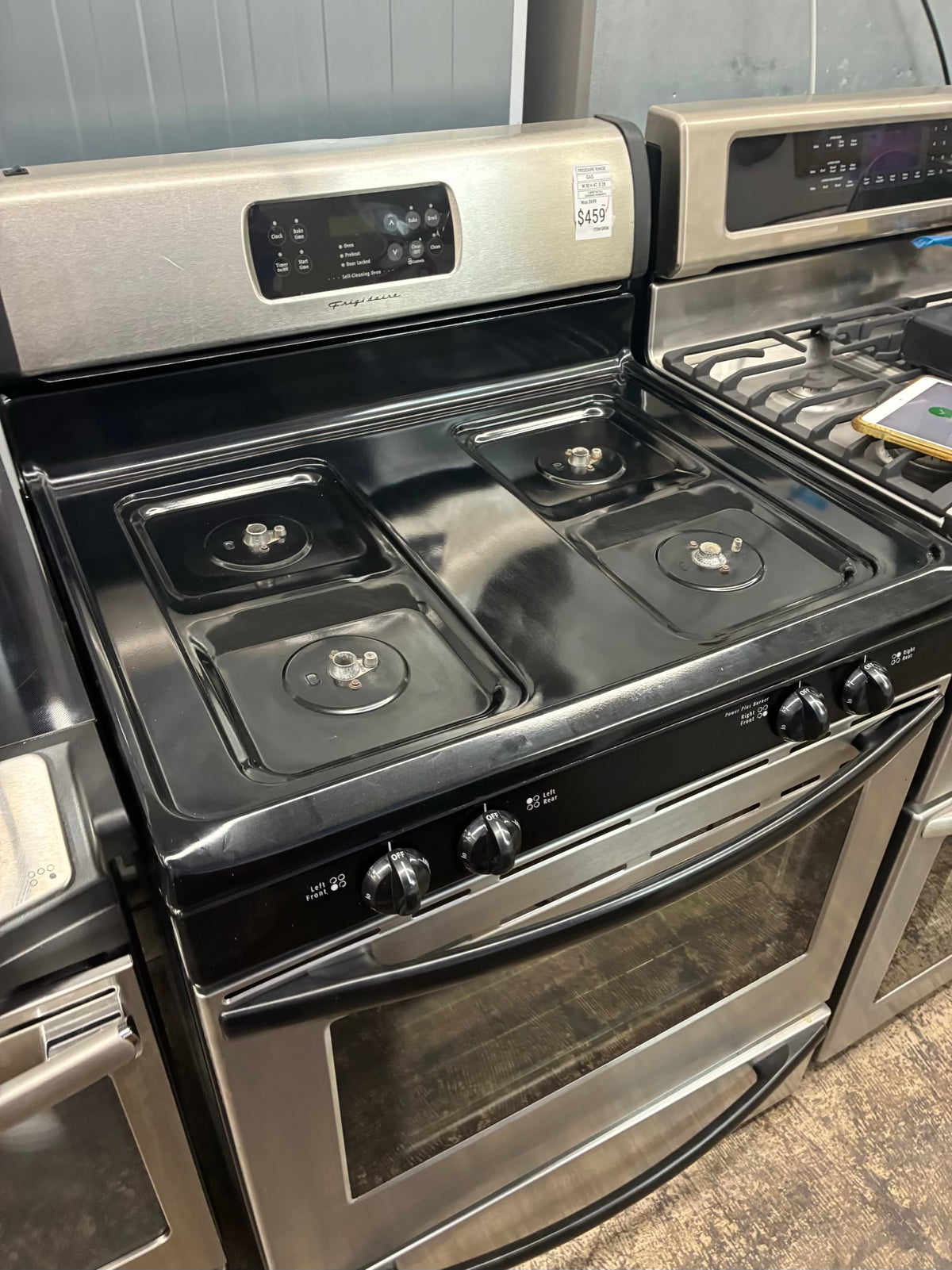 Frigidaire Gas Range Stainless Steel 4 Burners 30”