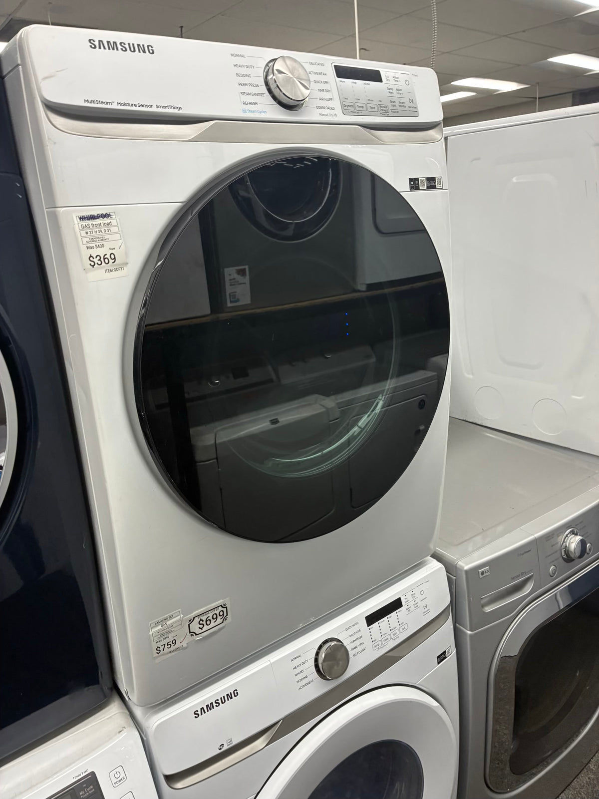 SAMSUMG electric washer and dryer 27” front load