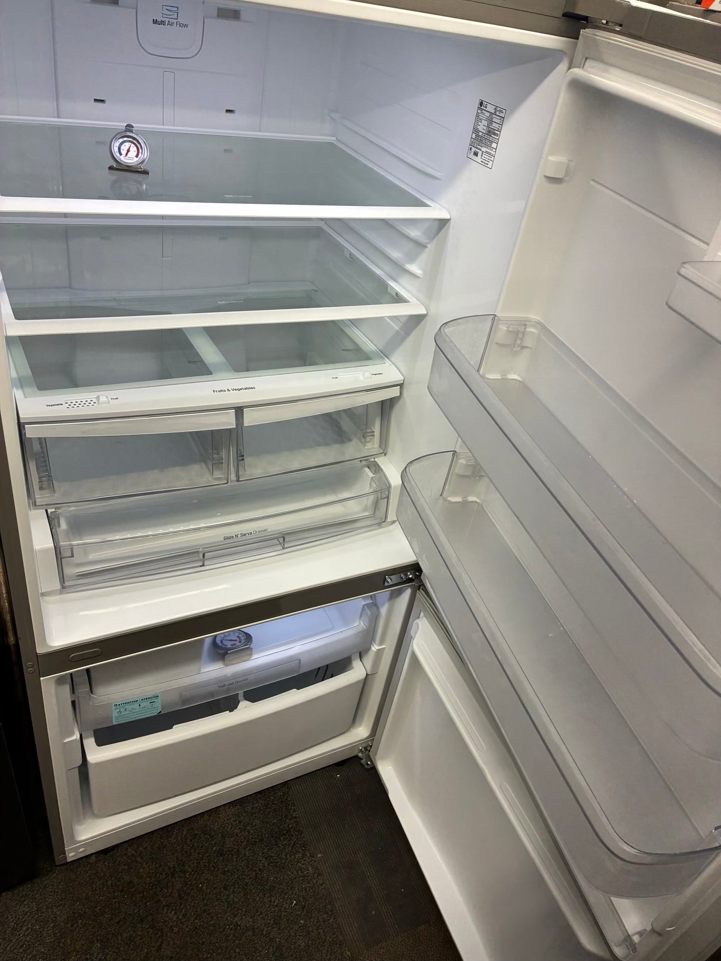 LG bottom freezer stainless steel 33” ice maker