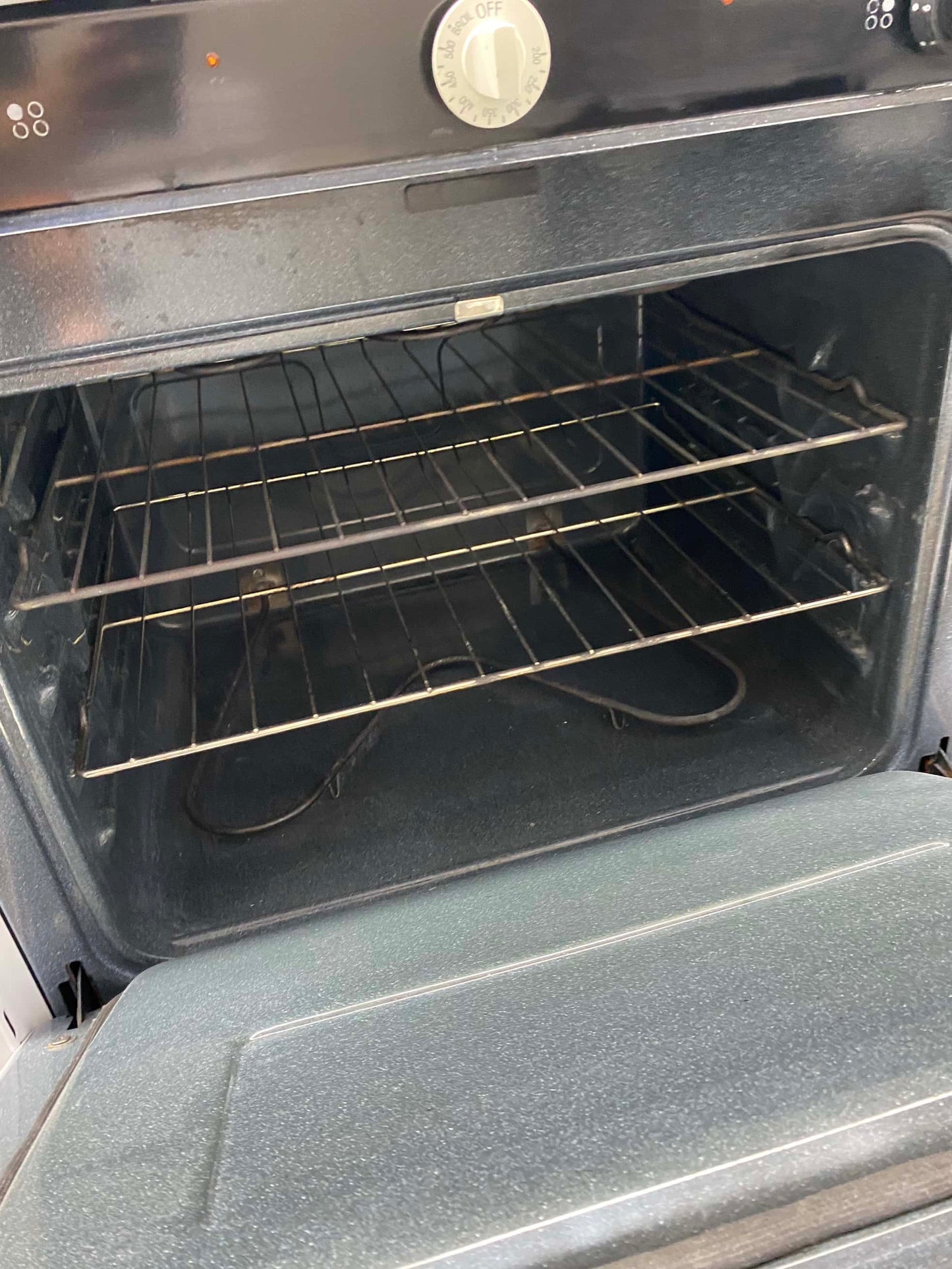 Item: #GR377 — Frigidaire electric range white coil 4 burner 30”