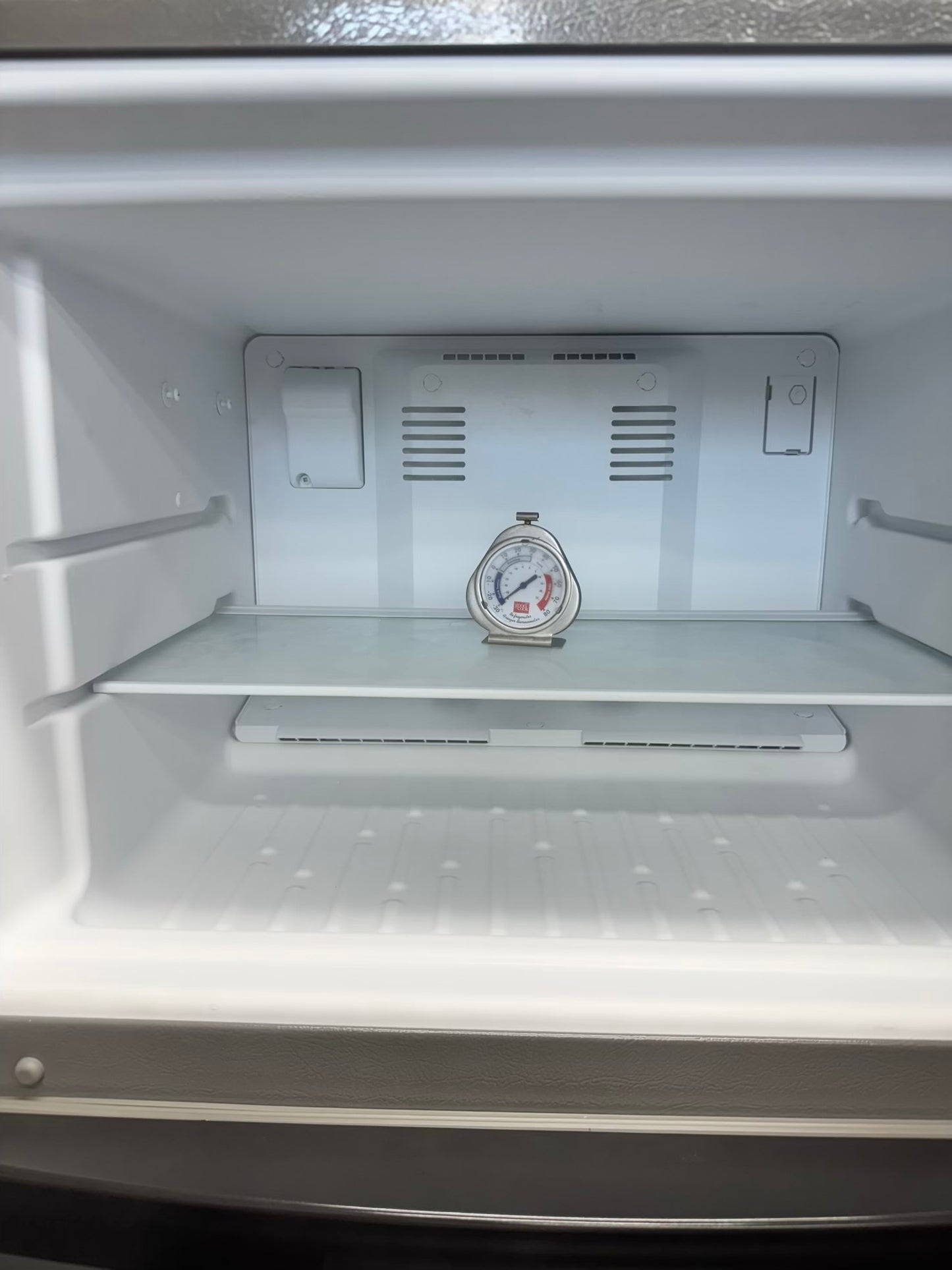 Whirpool top freezer stainless steel 28 inch