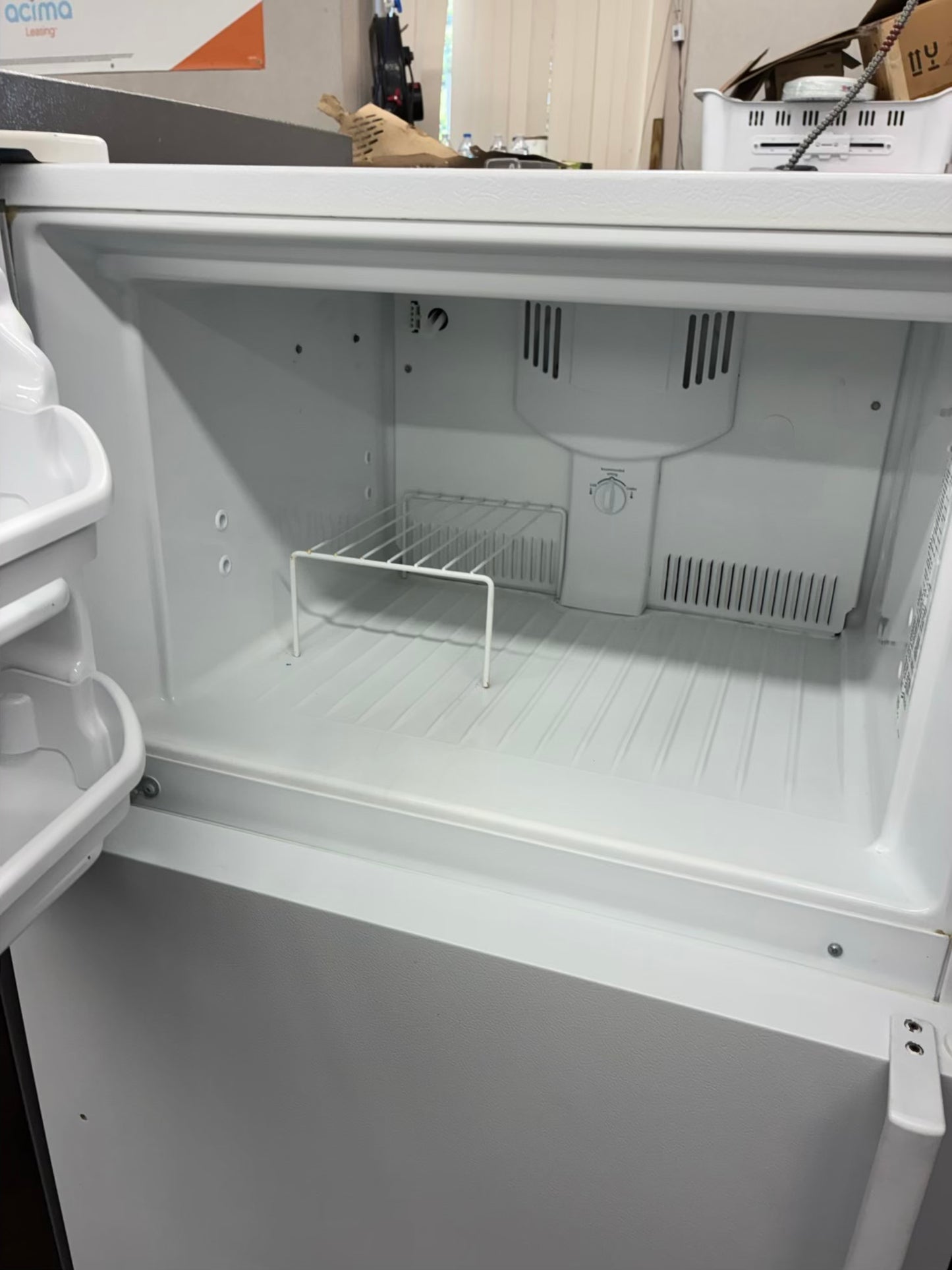 Kenmore Top Freezer Refrigerator 30” white