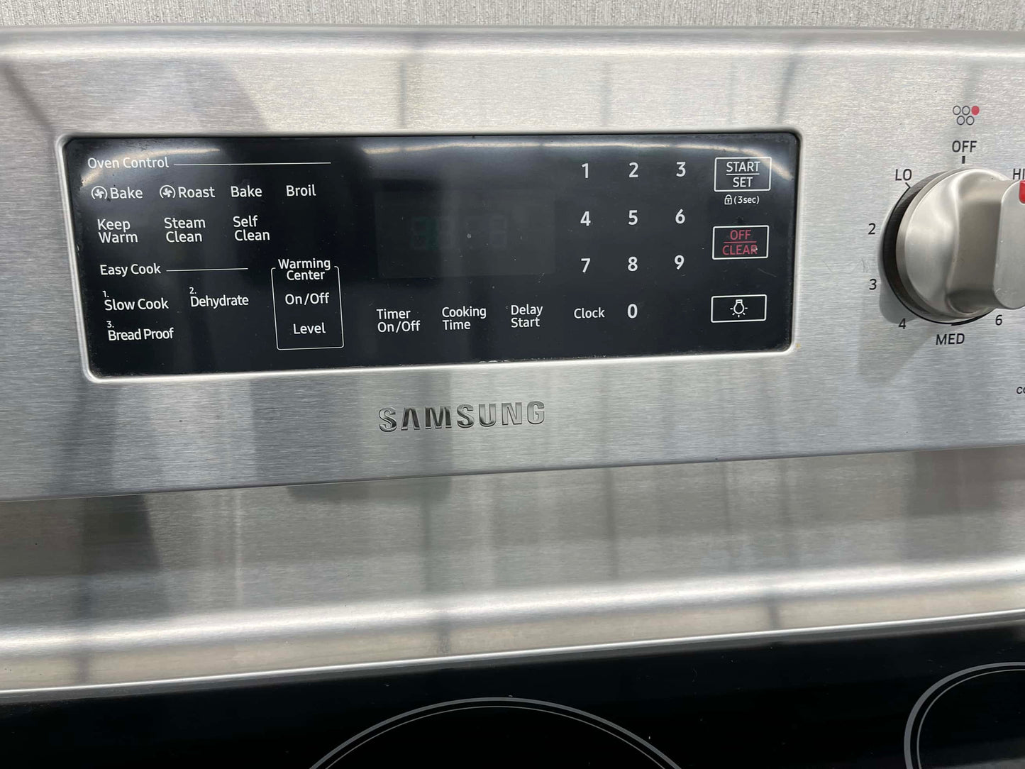 . ITEM #ER96B Samsung Stainless steel electric range 5 burner 30 inch *more pictures soon