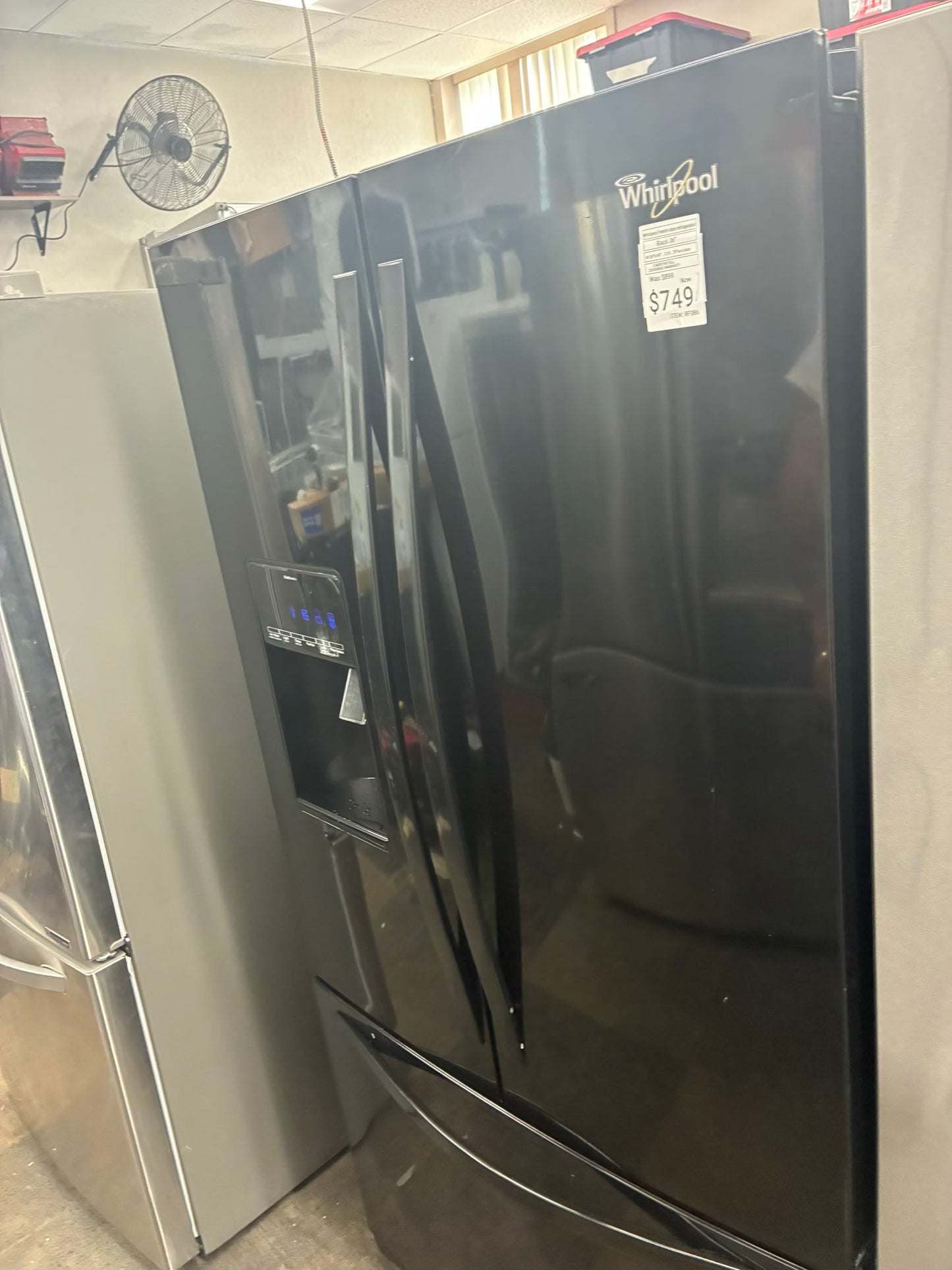 Whirlpool French door refrigerator black 36” ice maker water dispenser ice maker