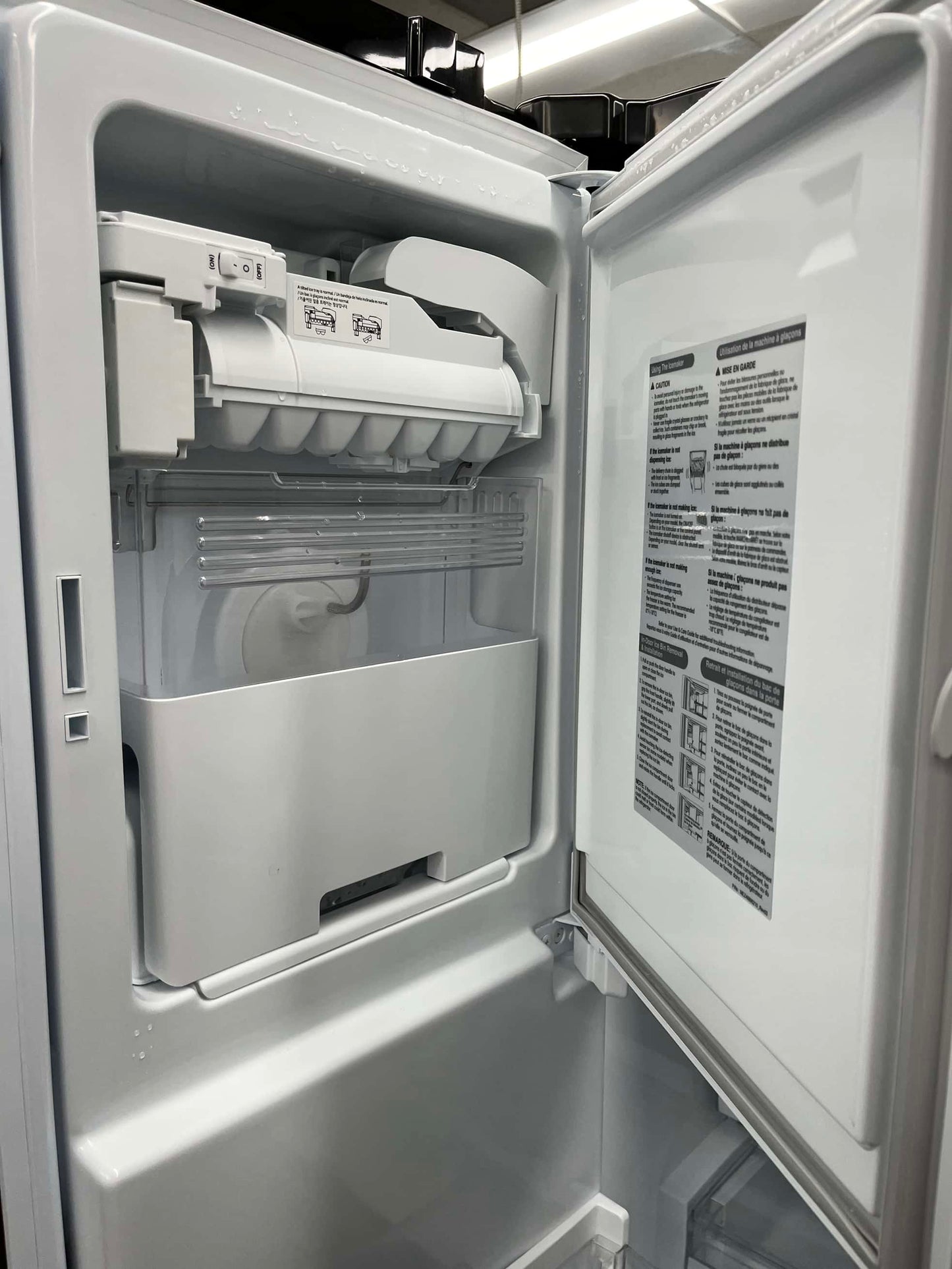 - ITEM: #RF49S LG four door refrigerator stainless steel 36” with water dispenser and ice maker inside
