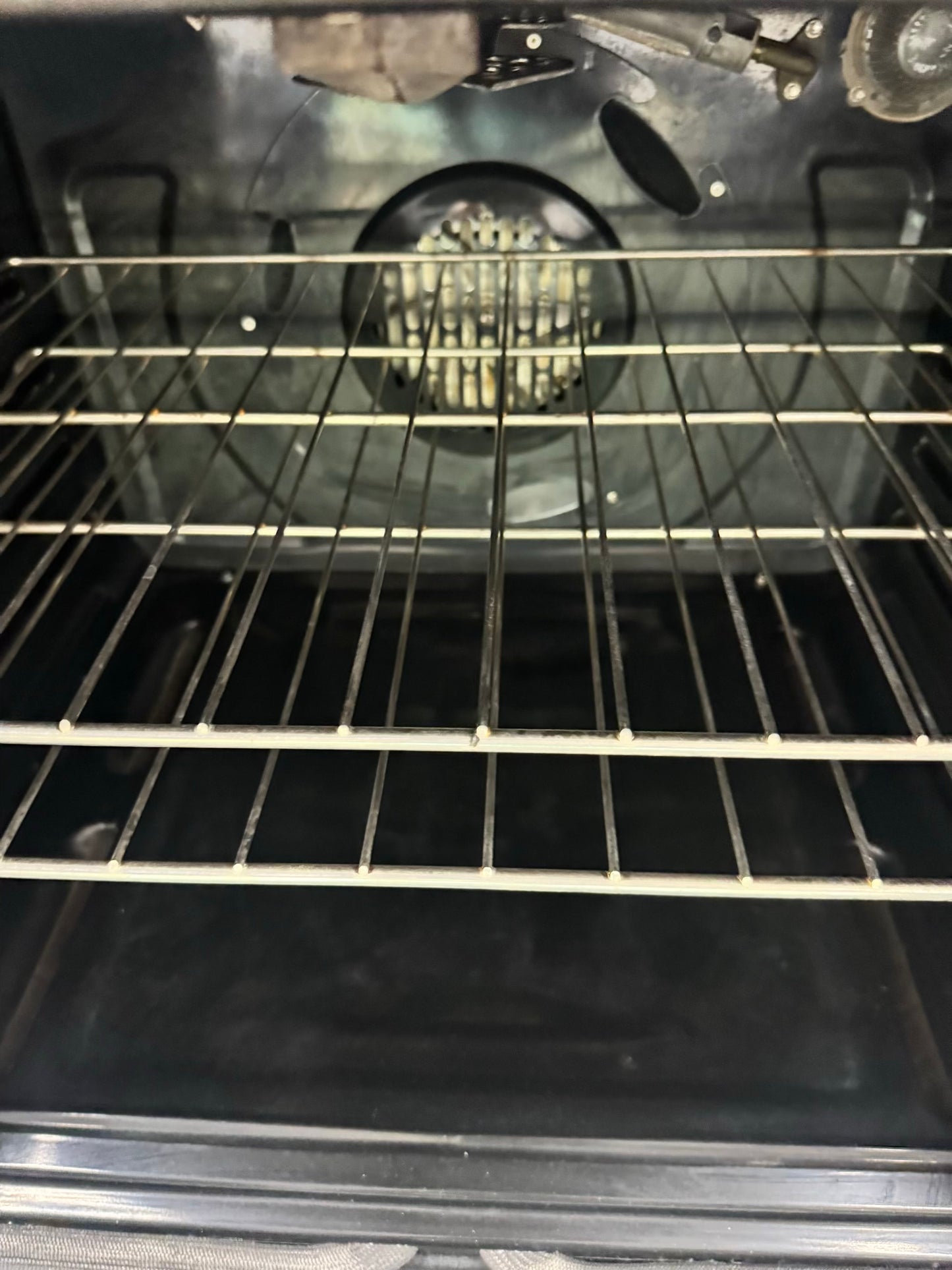 Ge gas range slide-in white color , 5 burner convection bake multi rack