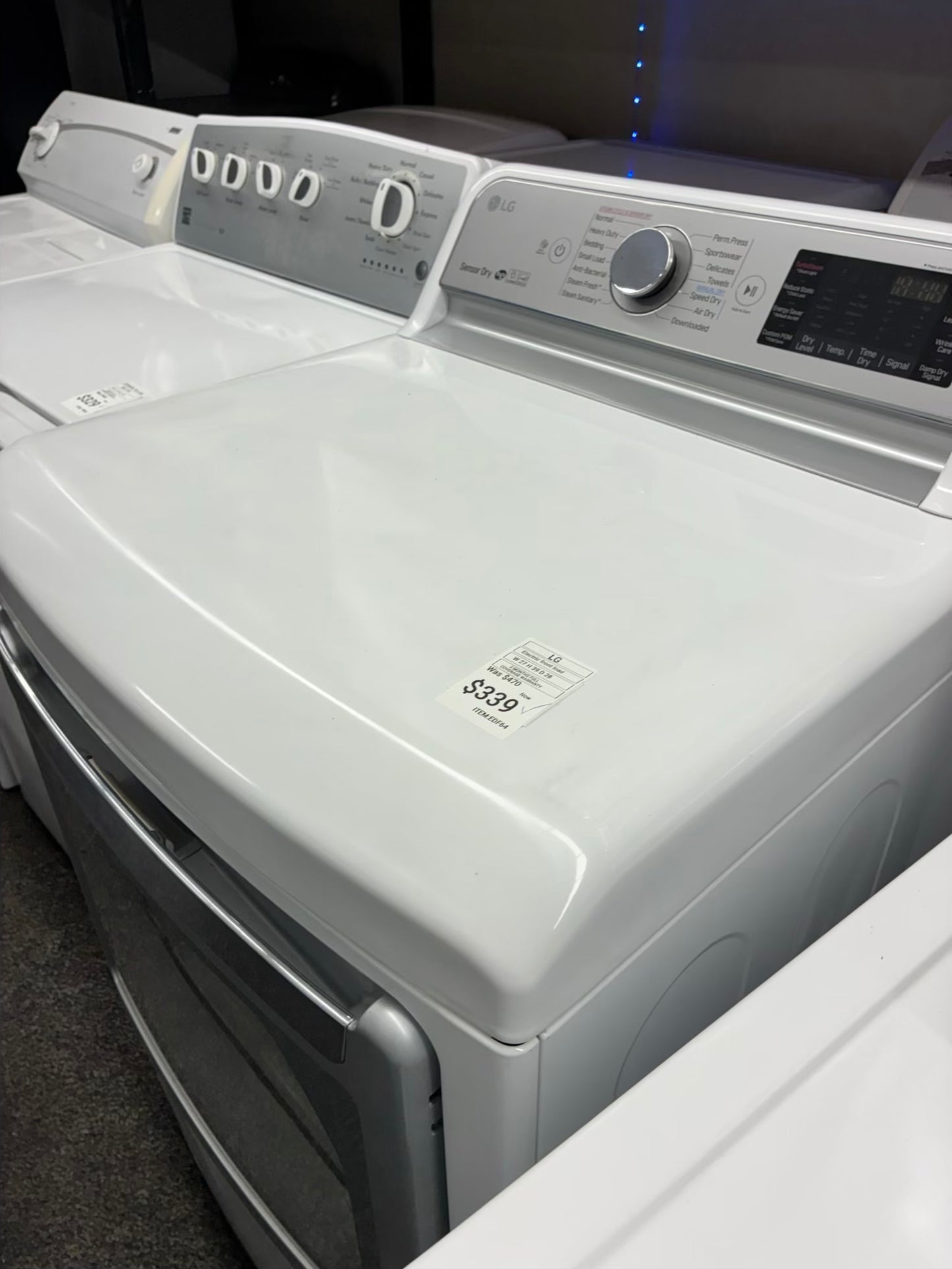 LG electric dryer 27” large capacity white