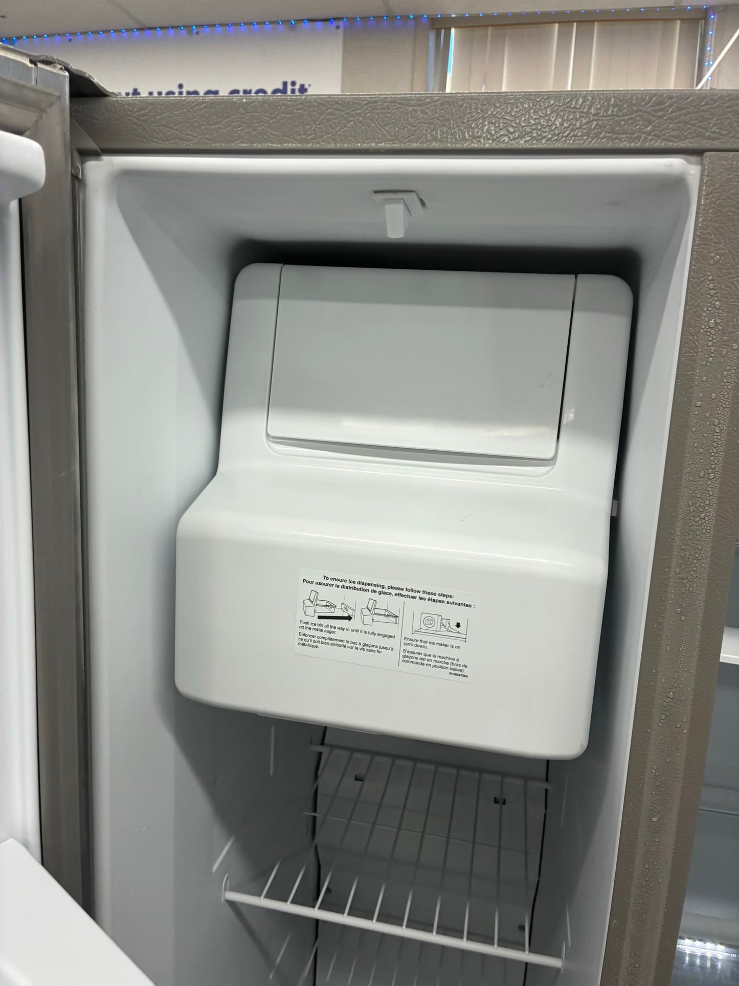Whirlpool side by side refrigerator stainless steel 36” water dispenser ice maker