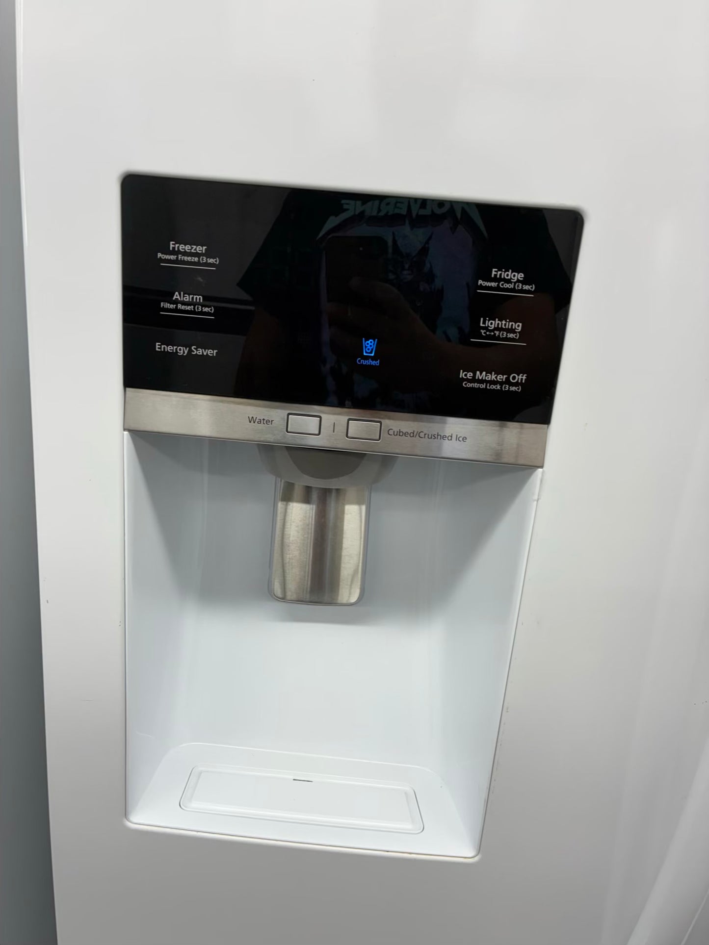 Samsung French door refrigerator white. w/ ice and water dispenser inside 36” in