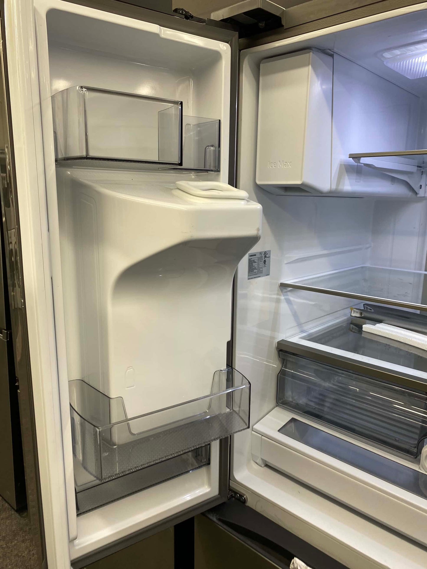 ITEM: RF1075 Samsung 31 cu. ft. Mega Capacity 3-Door French Door Refrigerator with Four Types of Ice in Stainless Steel 36”