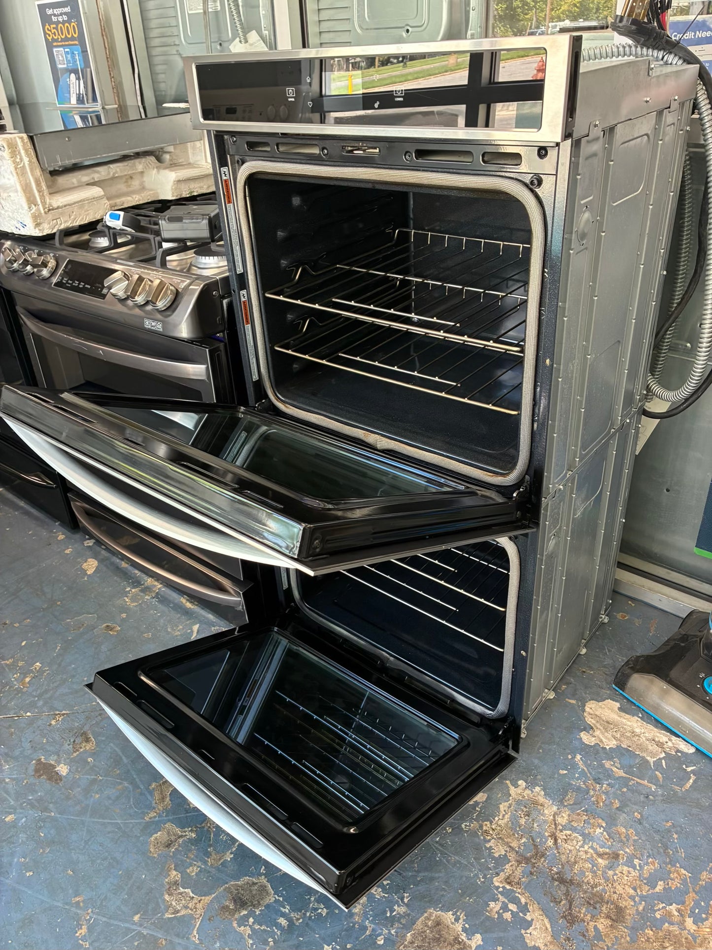 Whirlpool 27 in Smart Double electric Oven