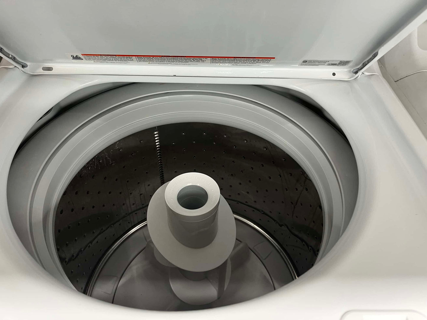 - Item: #D732 Hotpoint side x side washer and open box dryer set GAS large capacity 27”