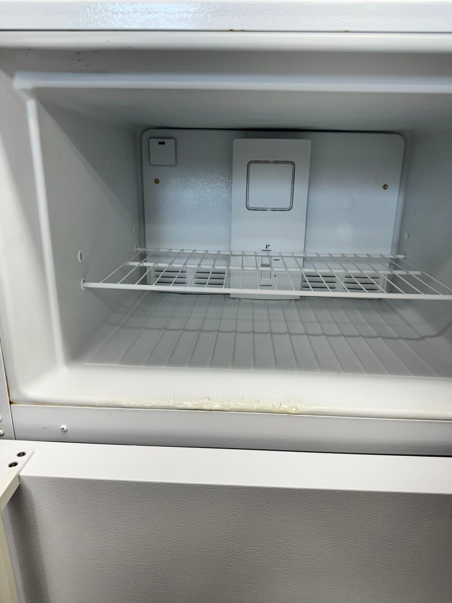 Frigidaire top freezer 30inch white