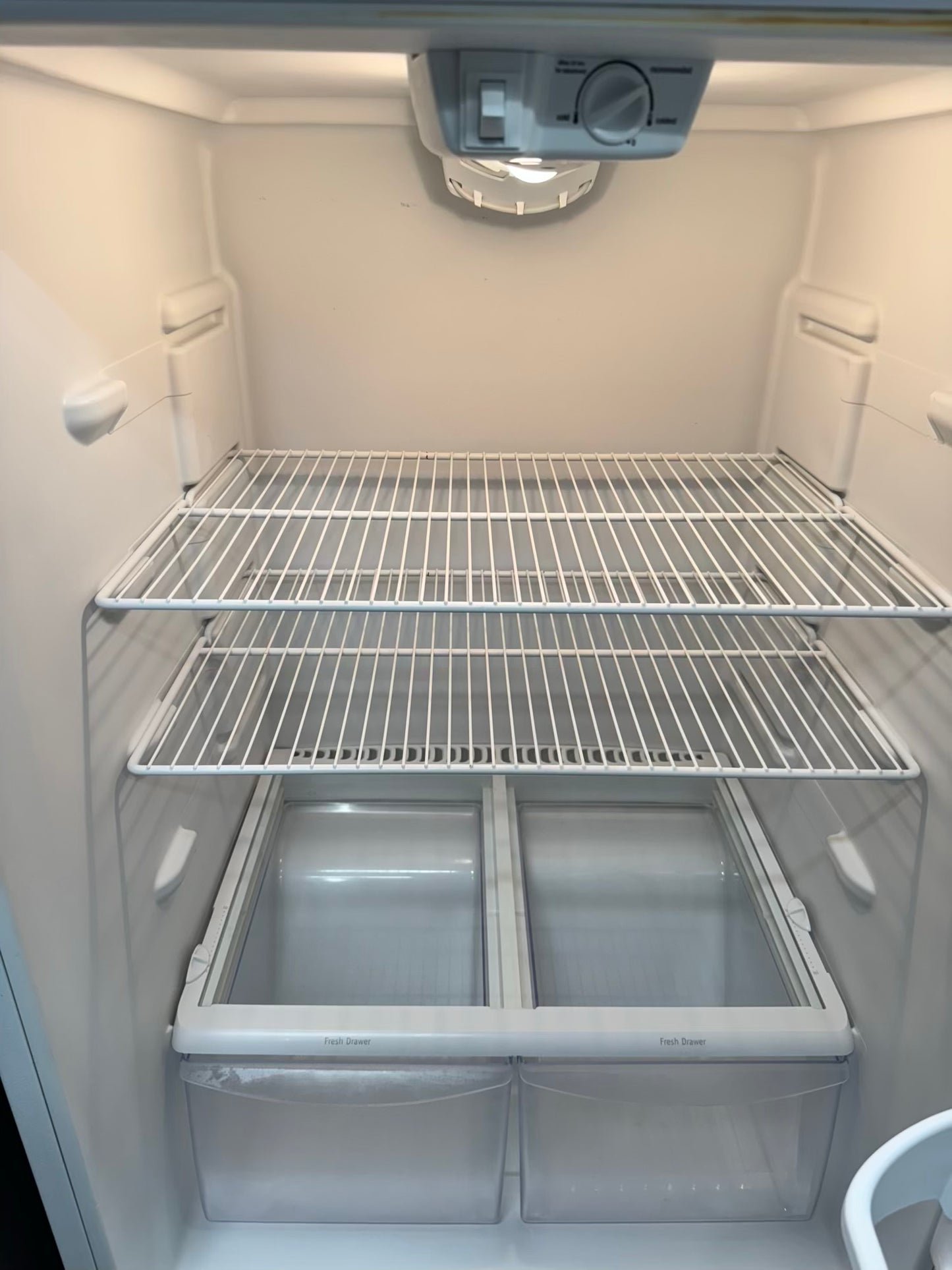 Frigidaire top freezer 30inch white