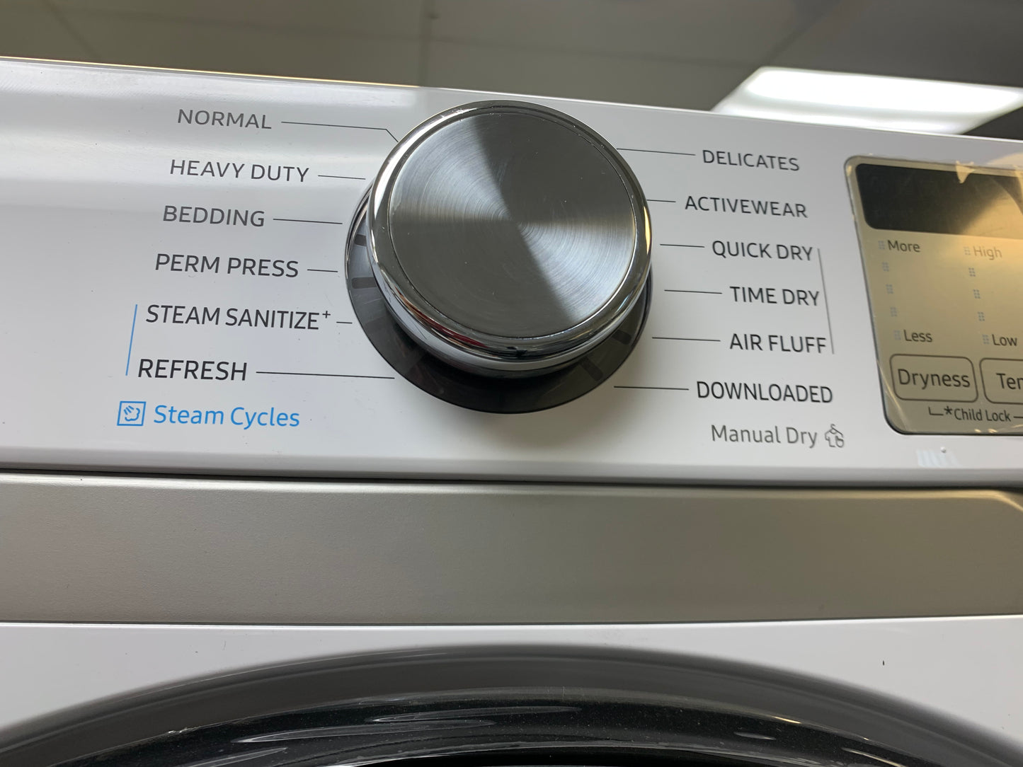 🔥 HOT DEAL
★ Samsung Open Box 4.5 cu. ft. High-Efficiency Front Load Washer with Self-Clean+ in White & 7.5 cu. ft. Smart Stackable Vented GAS Dryer with Steam Sanitize+ in White WD690