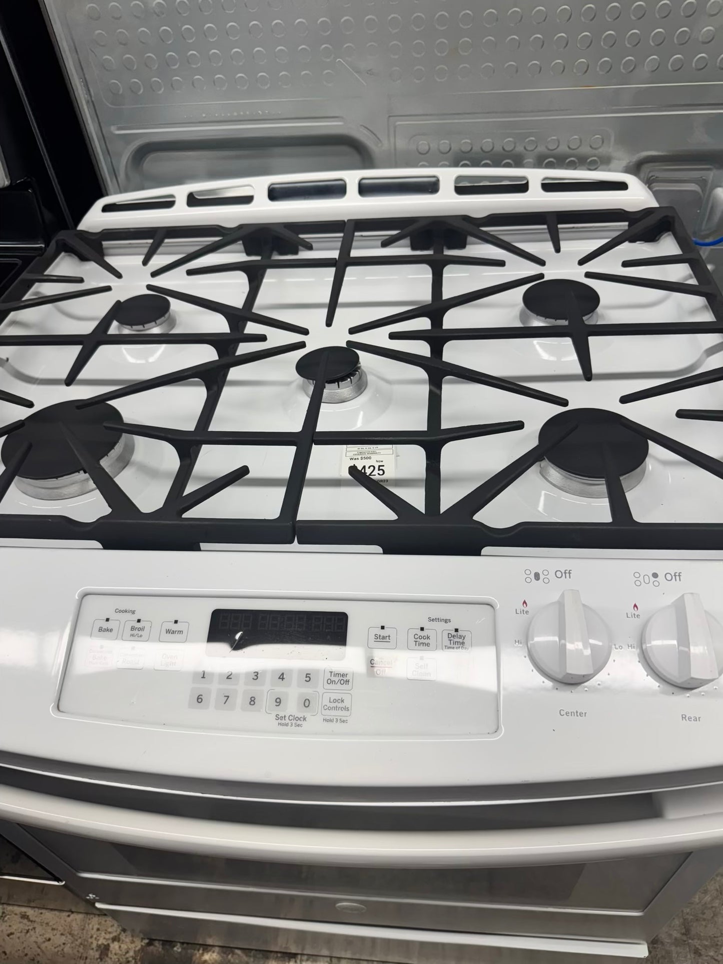 Ge gas range slide-in white color , 5 burner convection bake multi rack