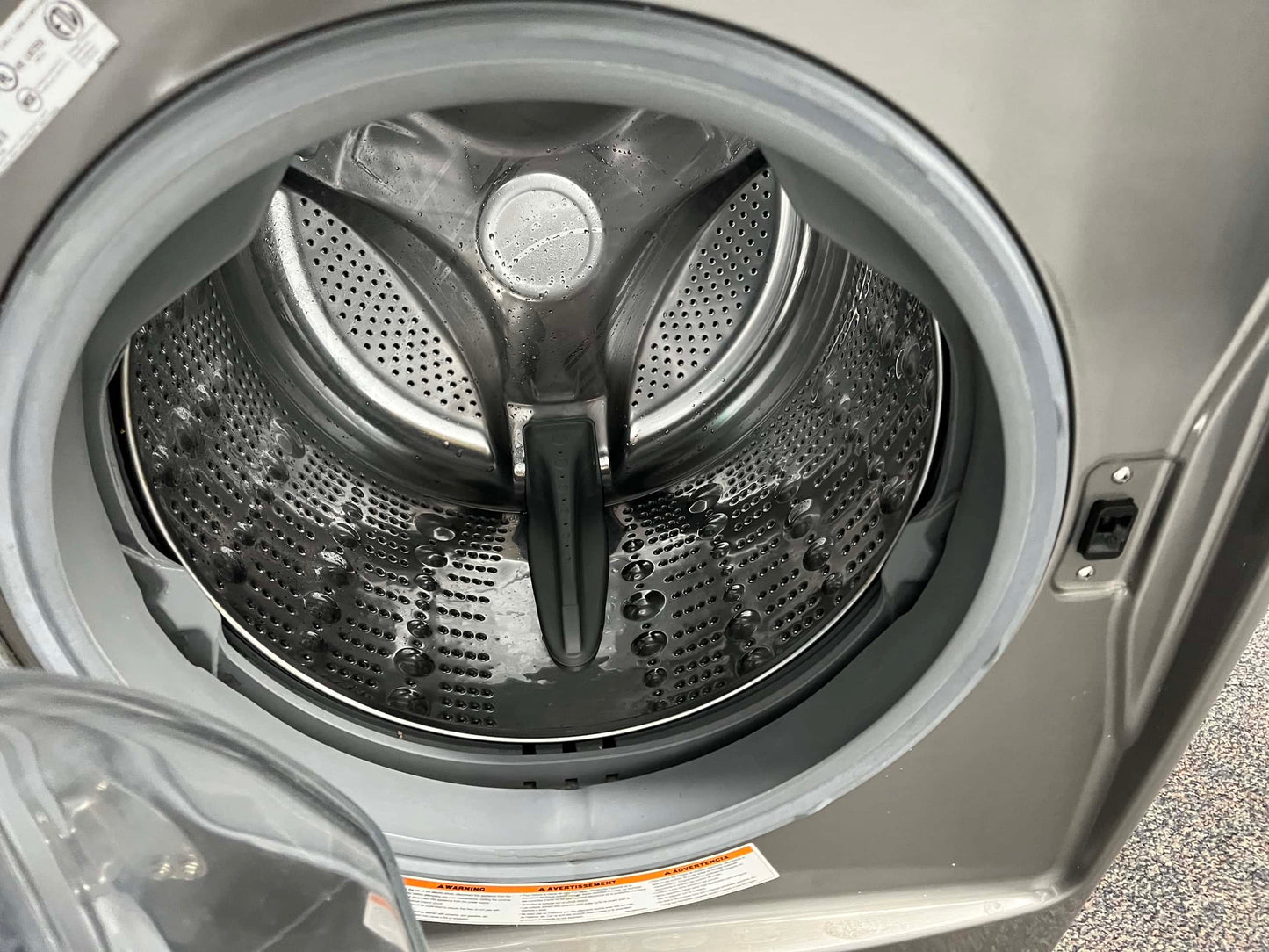 ITEM #W84D Kenmore front load washer machine super capacity 27”