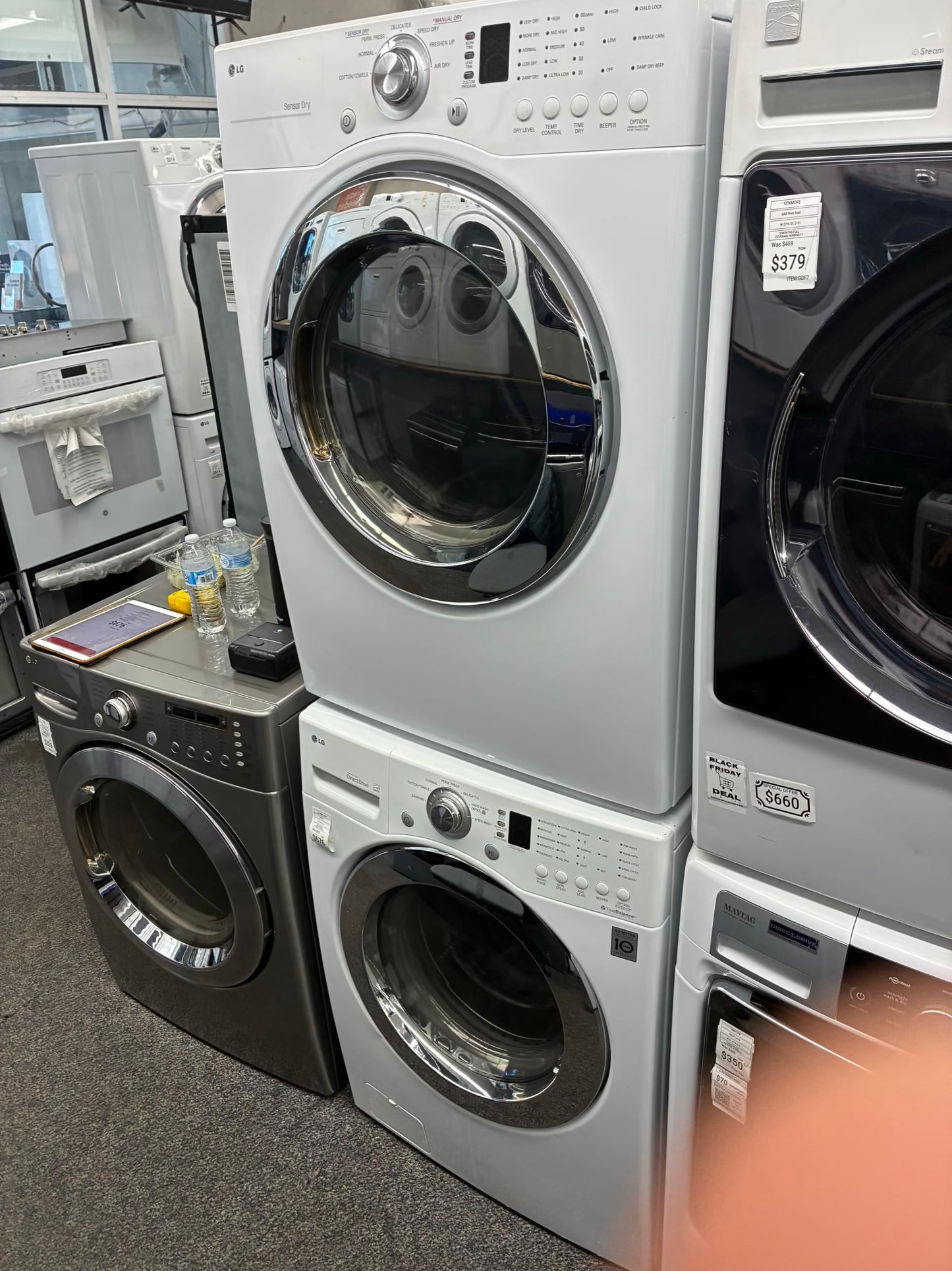 LG WASHER N DRYER FRONT LOAD ELECTRIC 27” WHITE