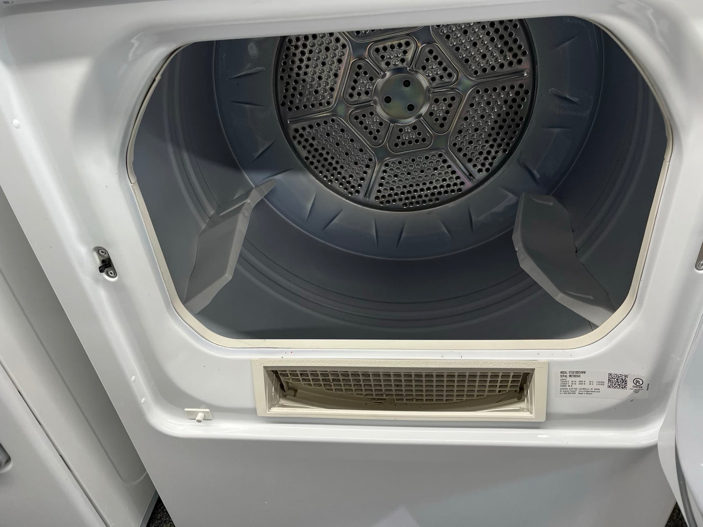 ^ ITEM: #ER41F GE electric dryer 27” large capacity