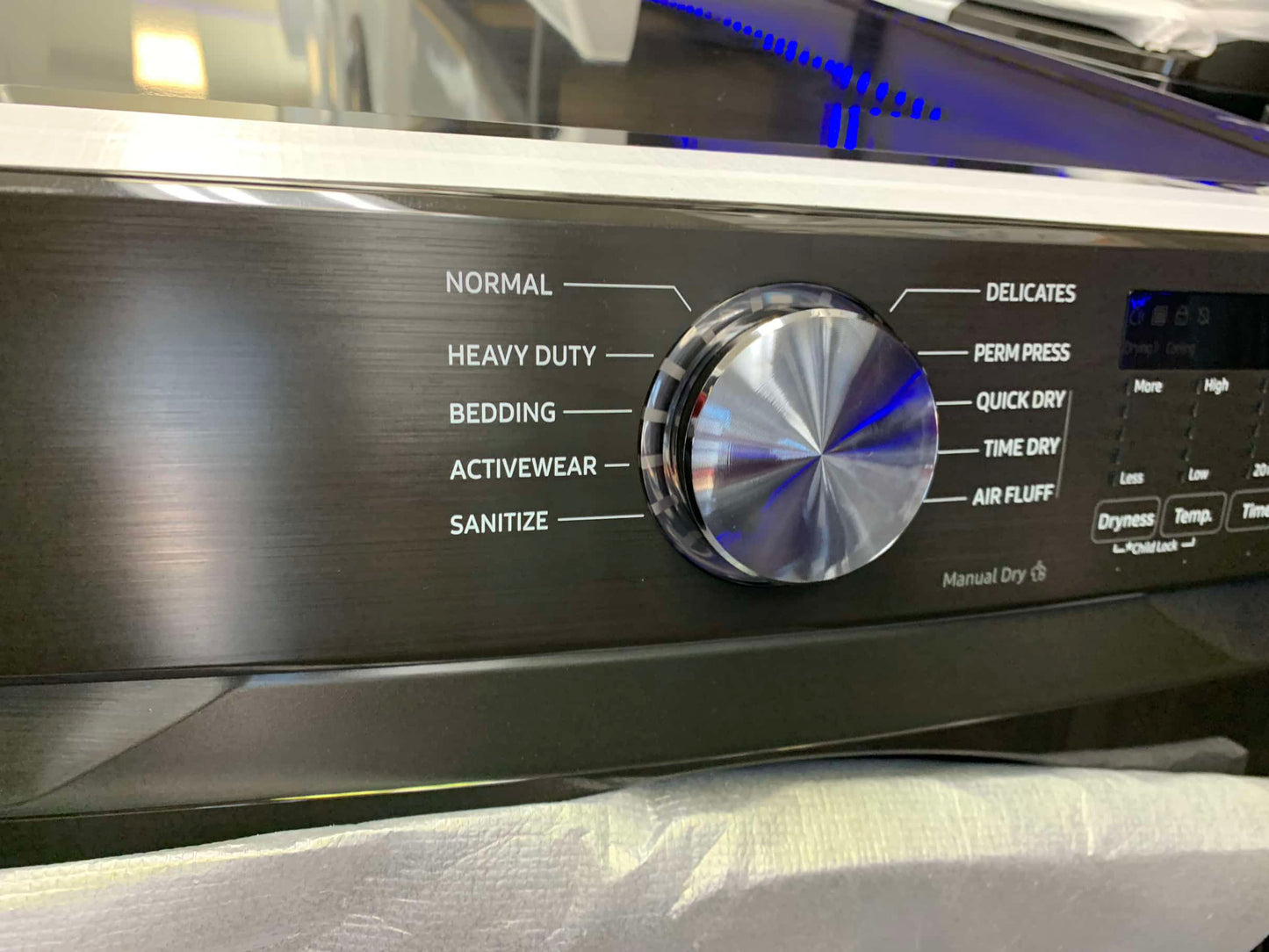 ⚡️CYBER MONDAY ★ Samsung open box 7.5 cu. ft. Smart Gas Dryer in Brushed Black with Steam Sanitize+ and Sensor Dryer D749