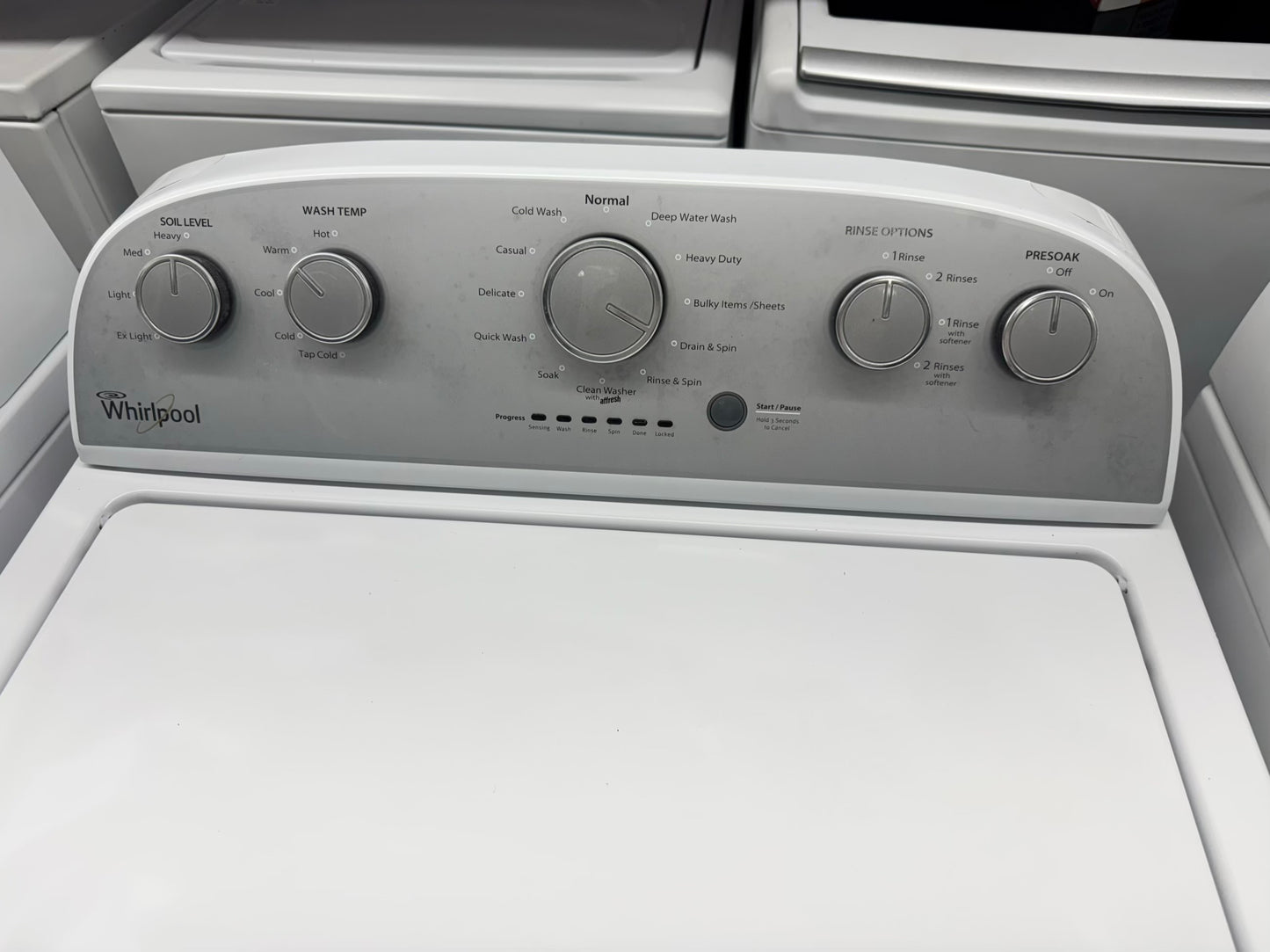 Whirpool top load washer machine whit clean washer affresh