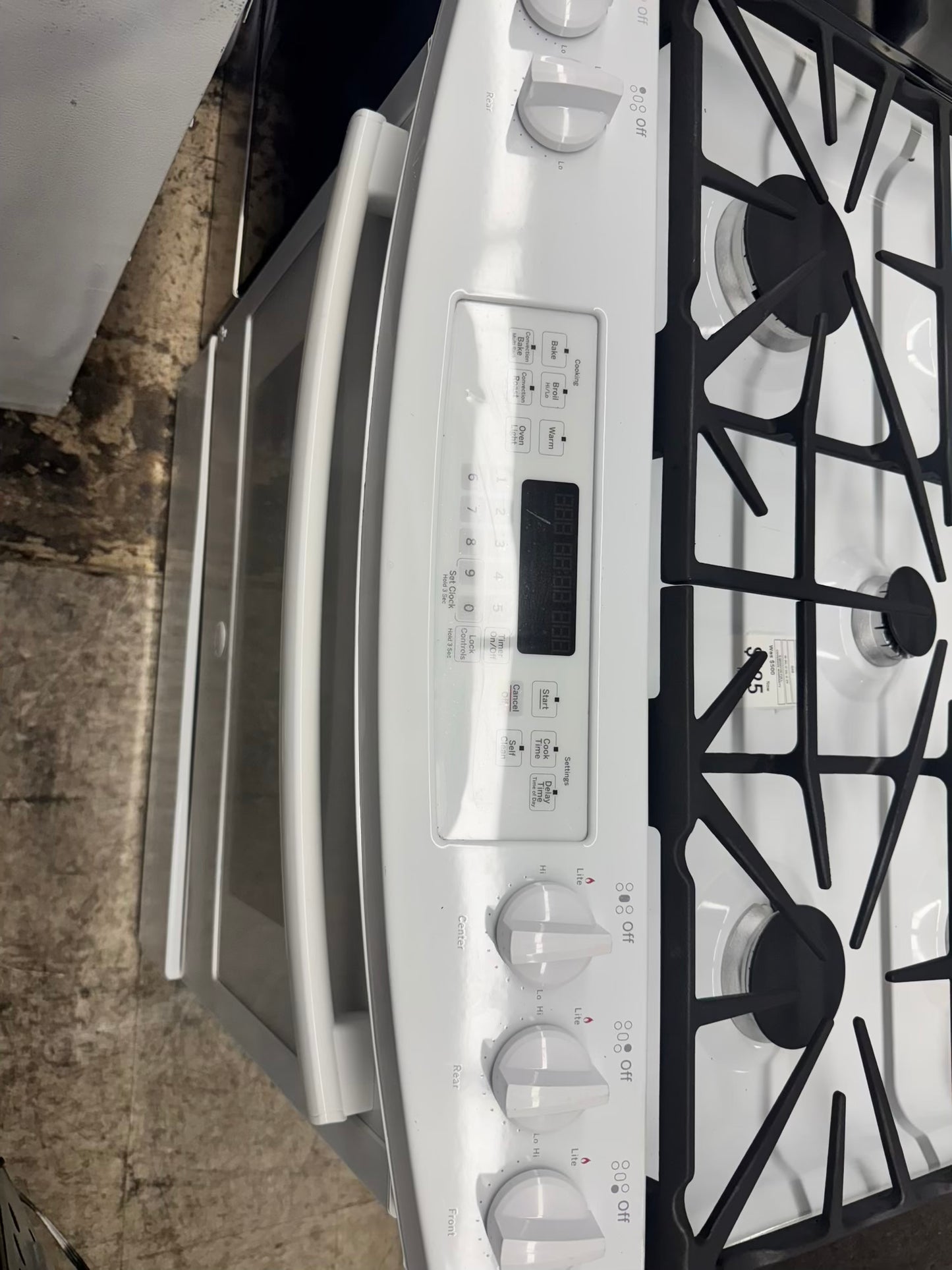 Ge gas range slide-in white color , 5 burner convection bake multi rack