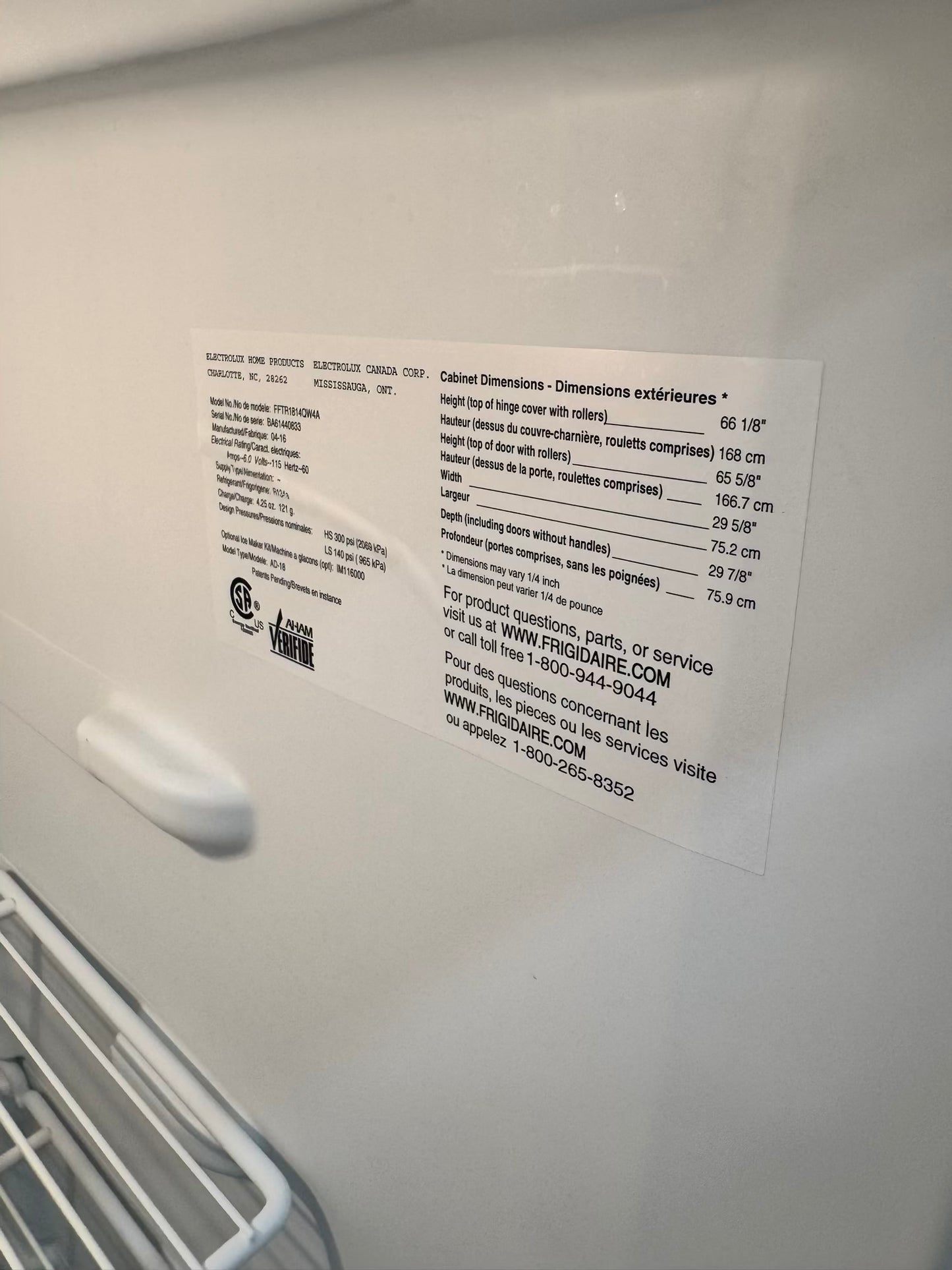 Frigidaire top freezer 30inch white