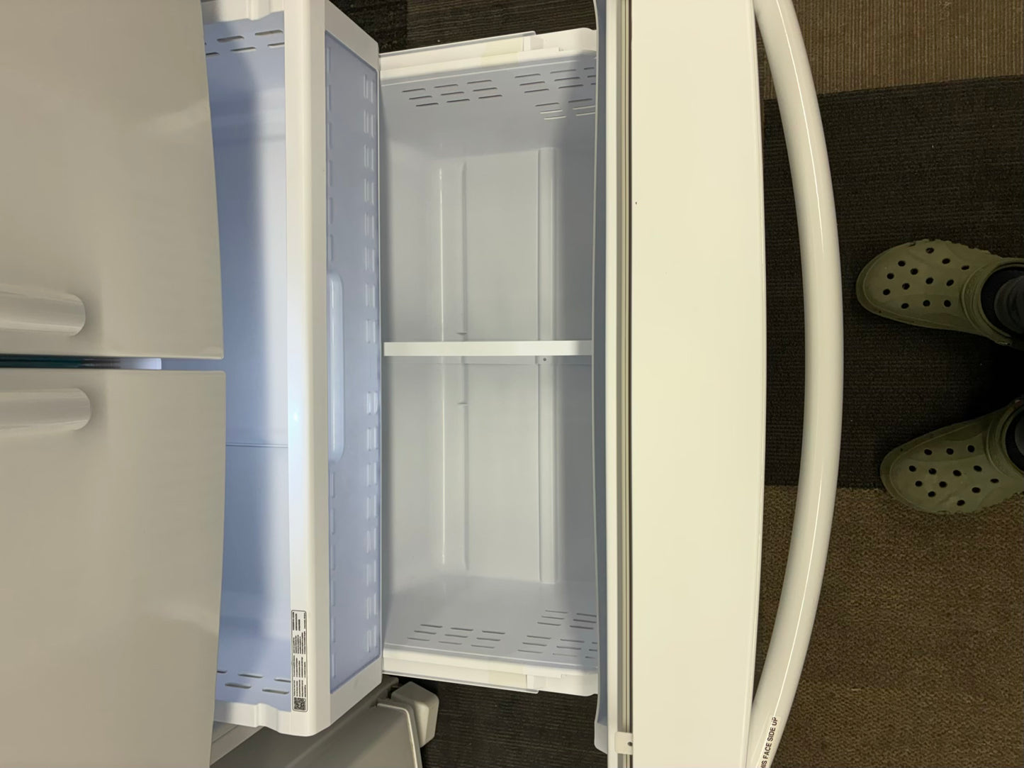 Samsung French door refrigerator white. w/ ice and water dispenser inside 36” in