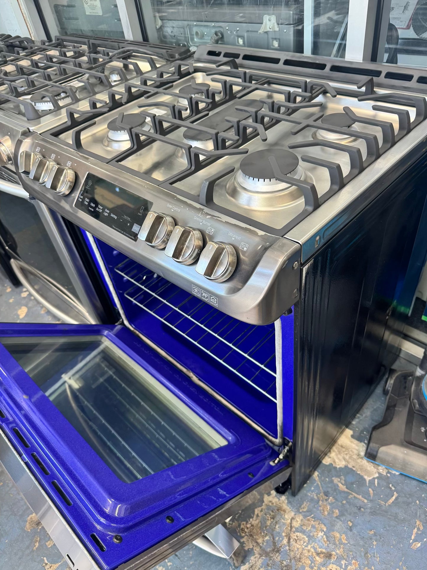 LG gas range stainless steel 5 burner sliding whit easy clean