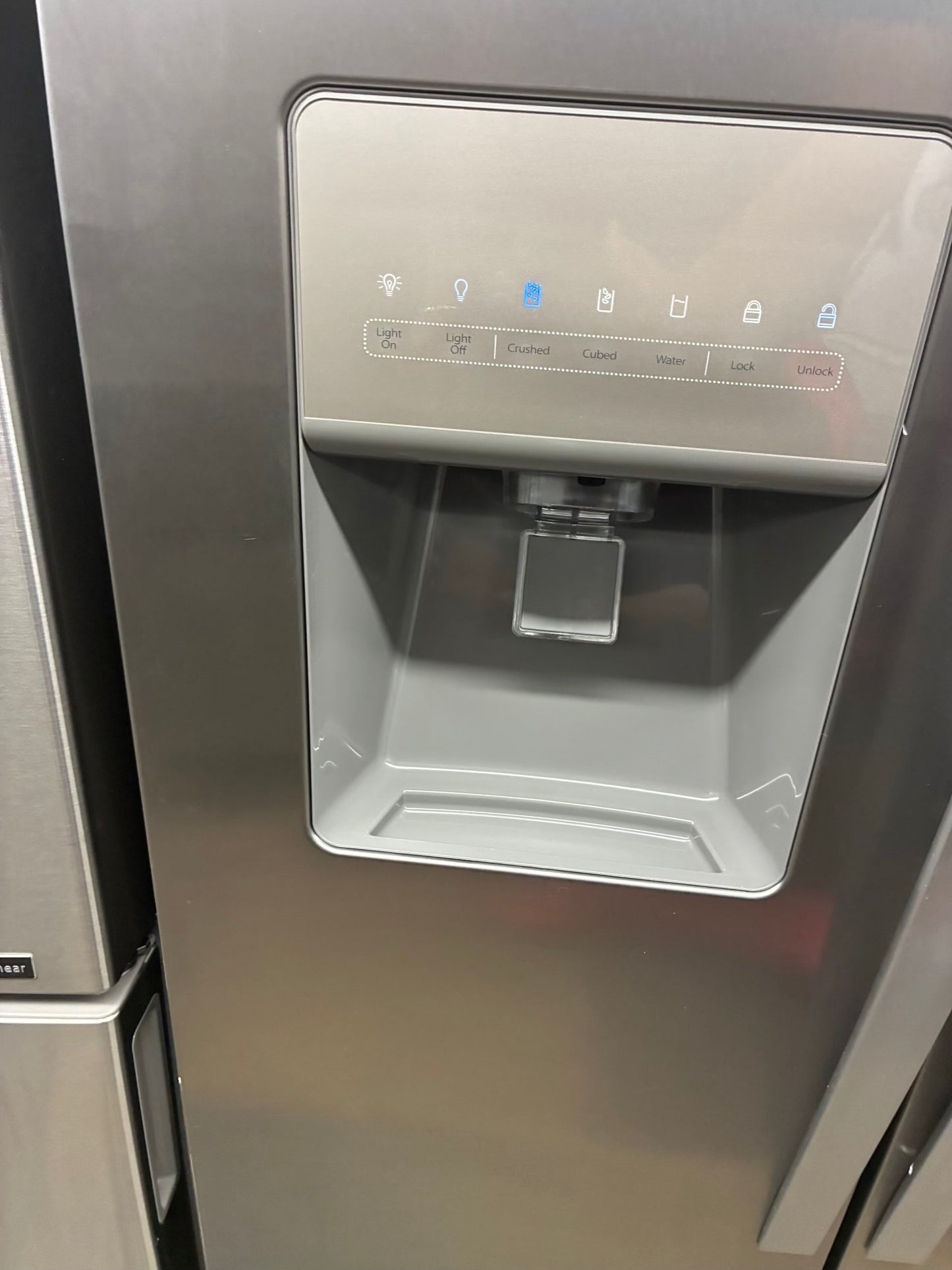 Whirlpool side by side refrigerator stainless steel 36” water dispenser ice maker