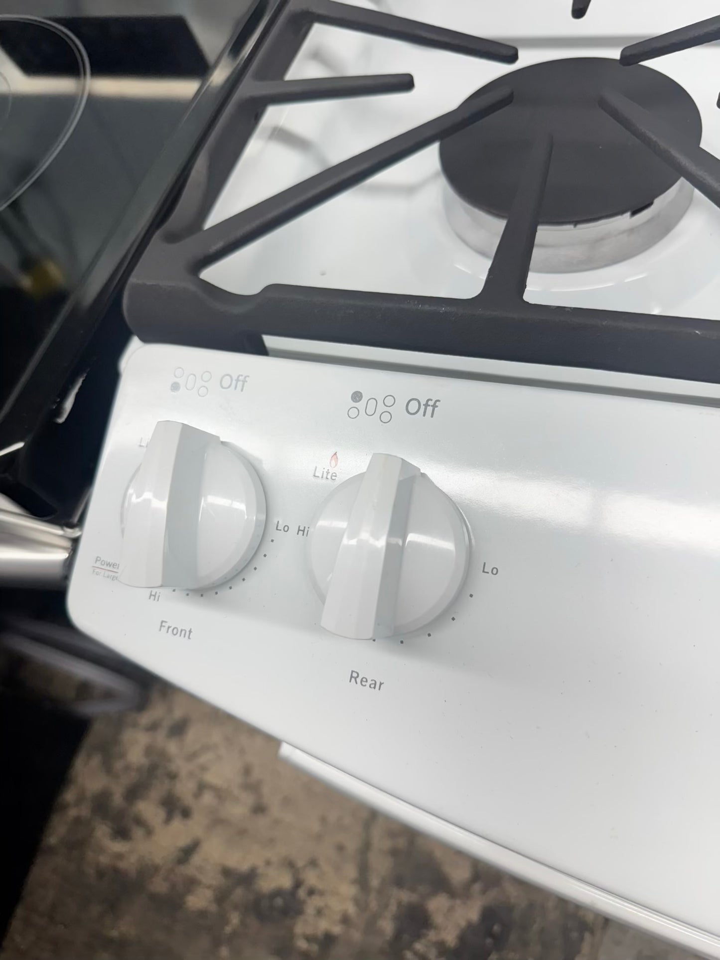 Ge gas range slide-in white color , 5 burner convection bake multi rack