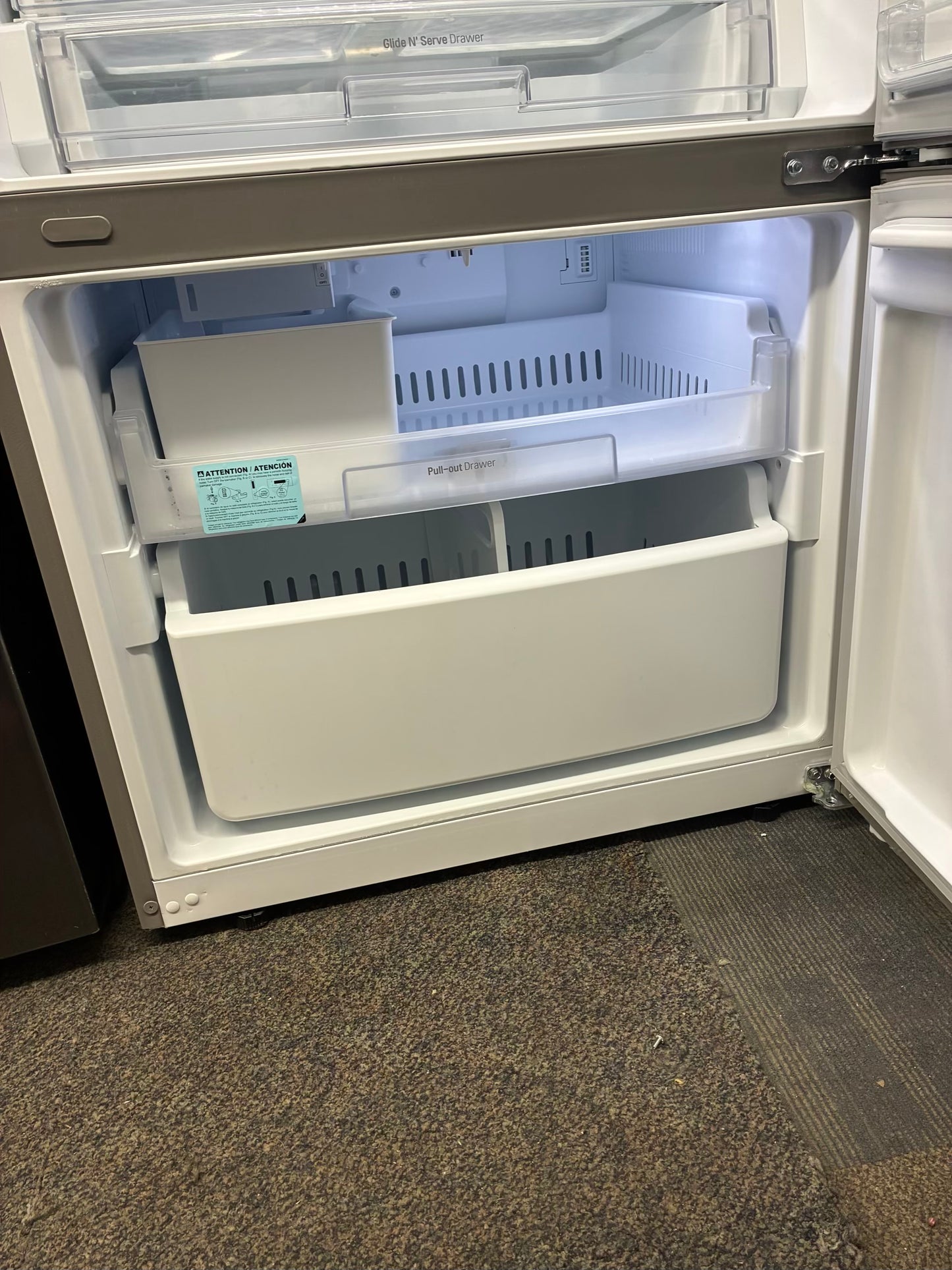 LG bottom freezer stainless steel 33” ice maker