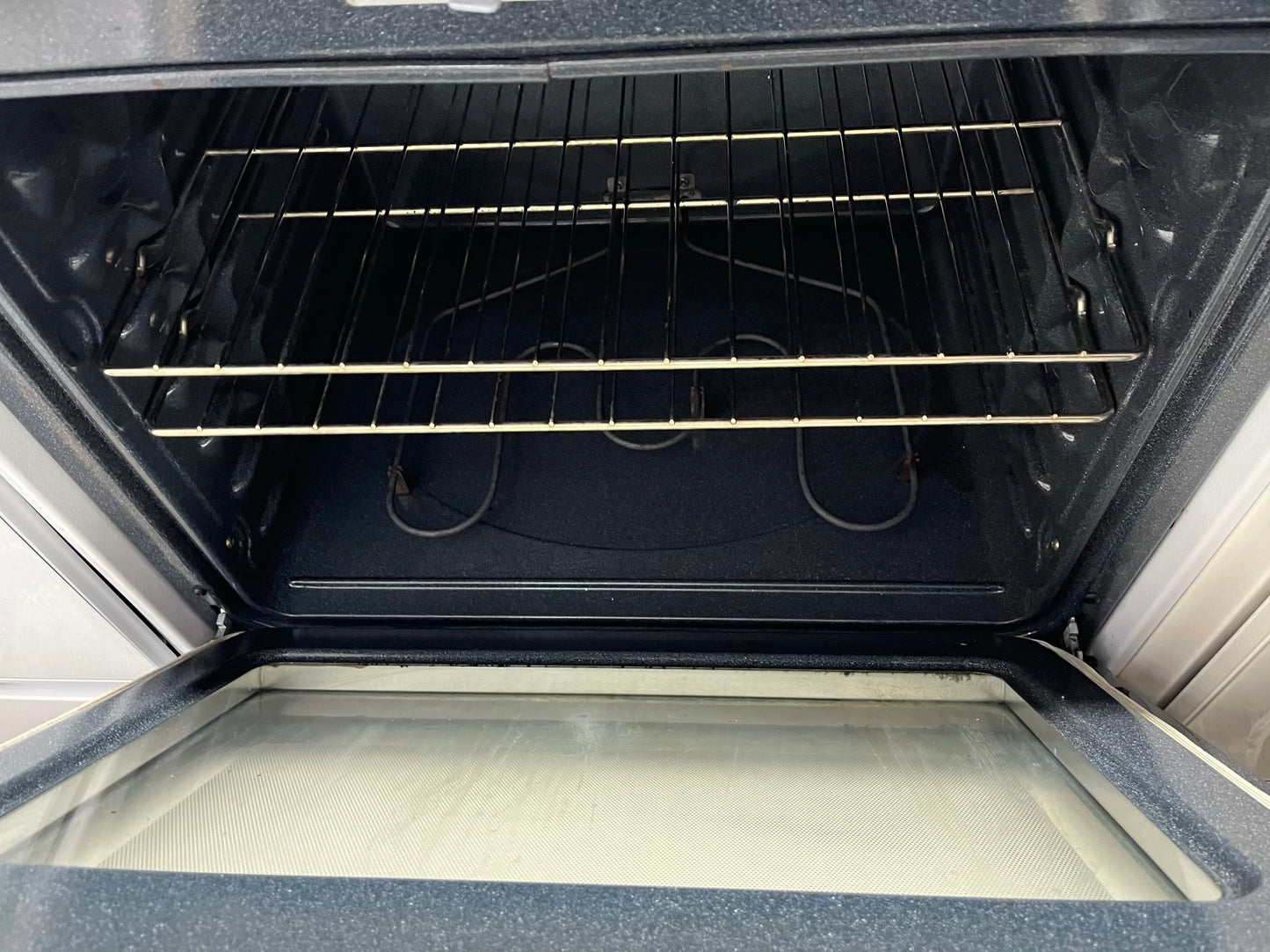 ^ ITEM #ER05H GE electric white range 4 burner 30 inch