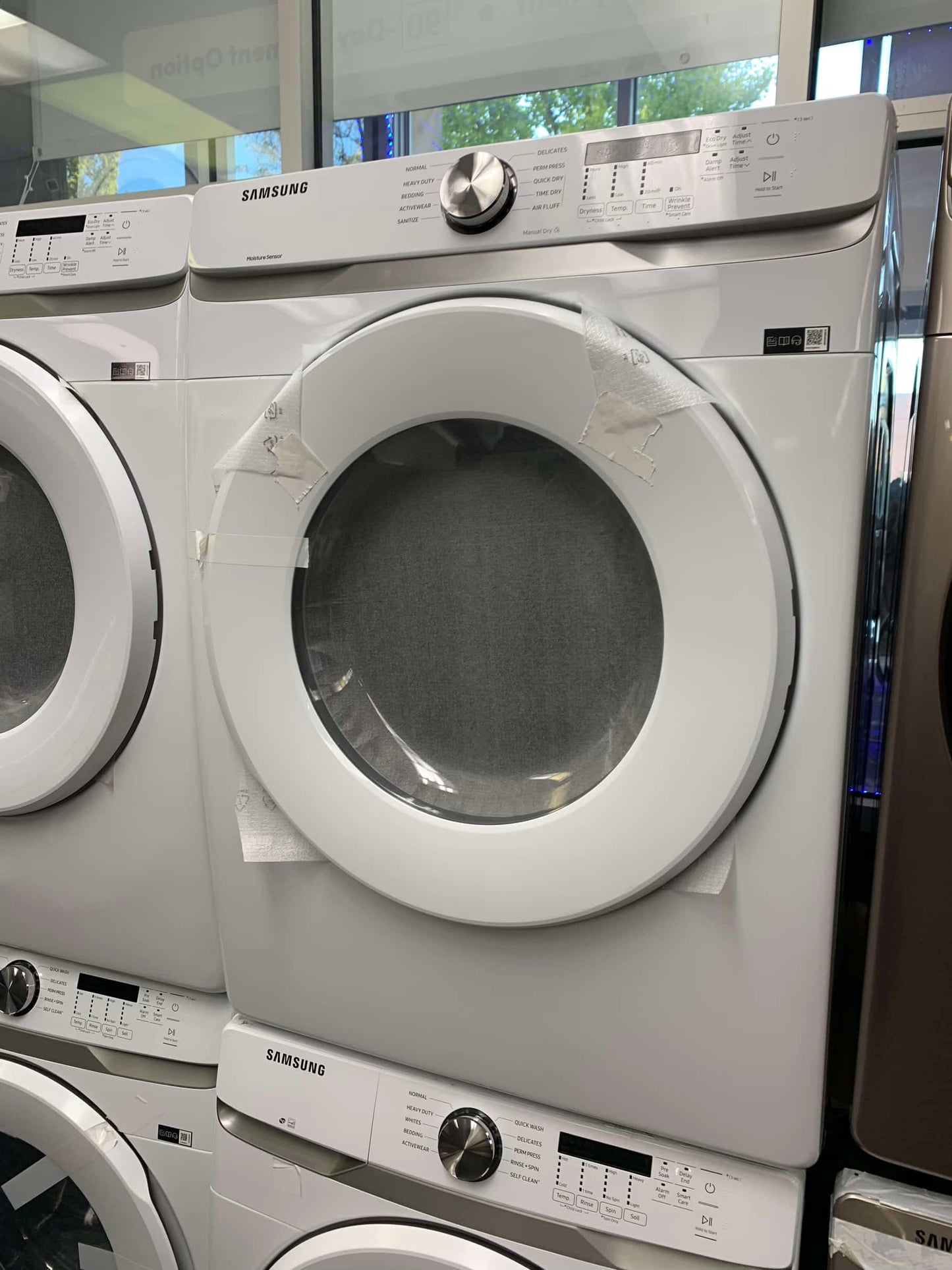 🔥 HOT DEAL
★ Samsung GAS SET Open Box 4.5 cu. ft. High-Efficiency Front Load Washer with Self-Clean+ in White & 7.5 cu. ft. Stackable Vented GAS Dryer with Sensor Dry in White 27 in WD991