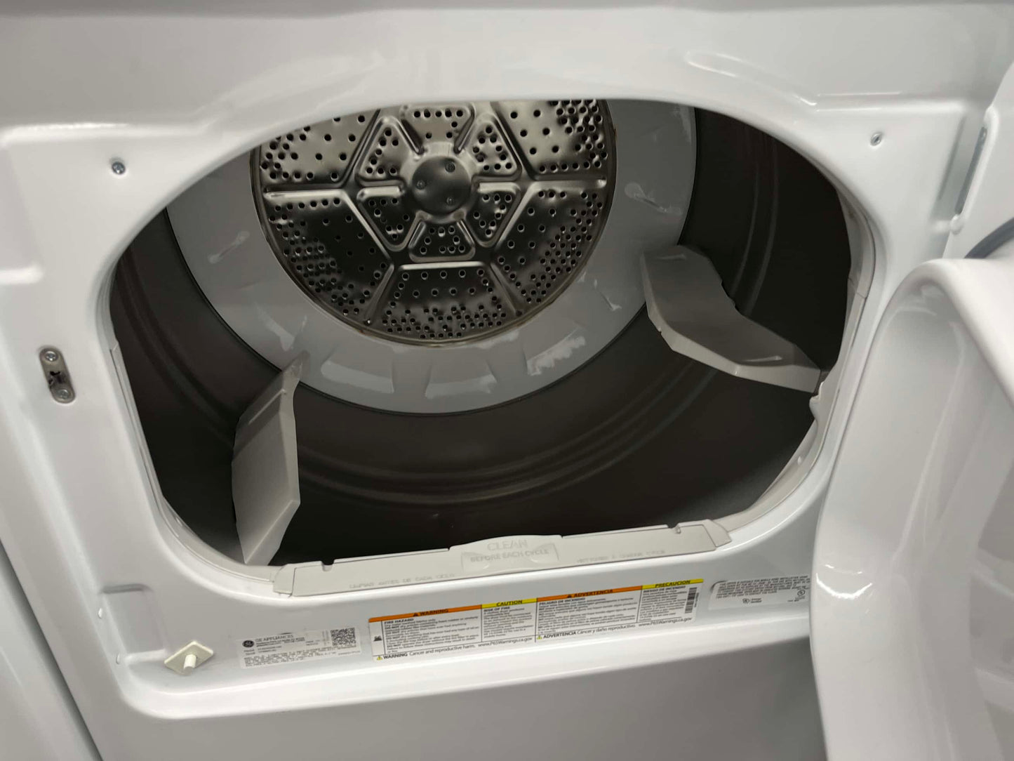 - Item: #D732 Hotpoint side x side washer and open box dryer set GAS large capacity 27”