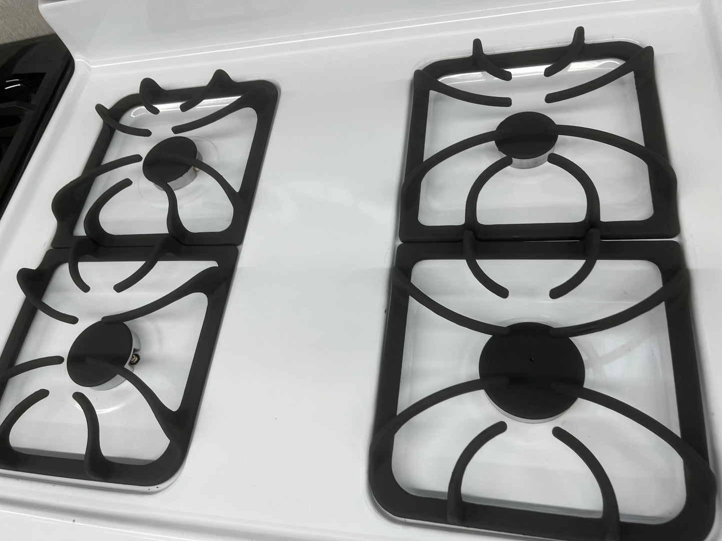 ^ ITEM #ER49D Kenmore gas range white 4 burner 24” in