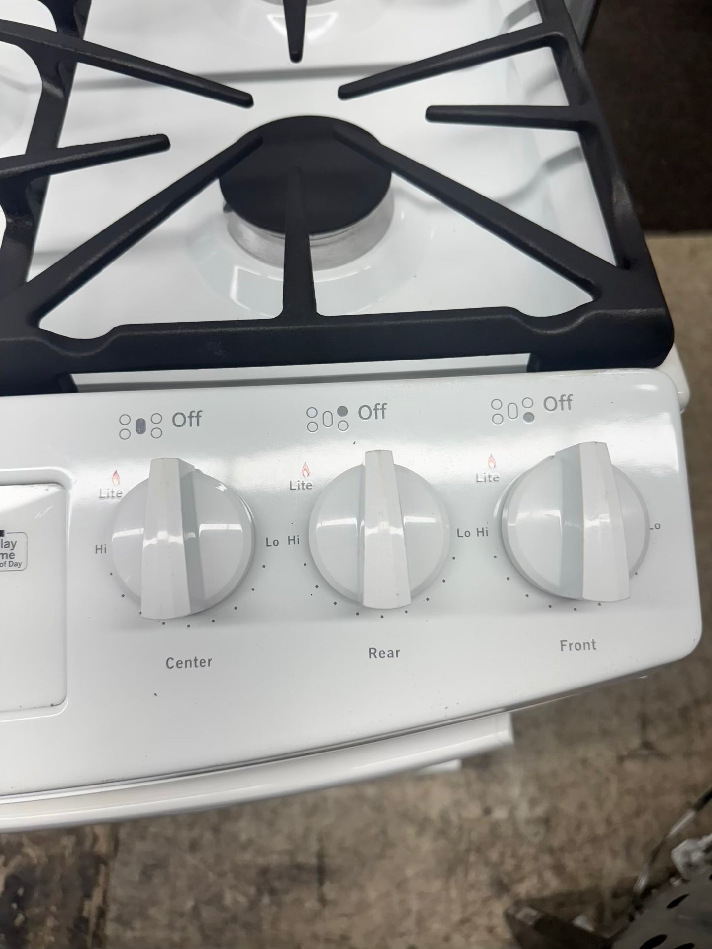 Ge gas range slide-in white color , 5 burner convection bake multi rack