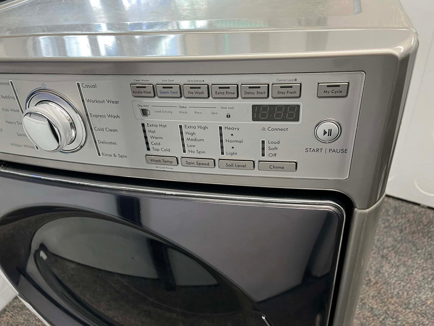 ITEM #W84D Kenmore front load washer machine super capacity 27”