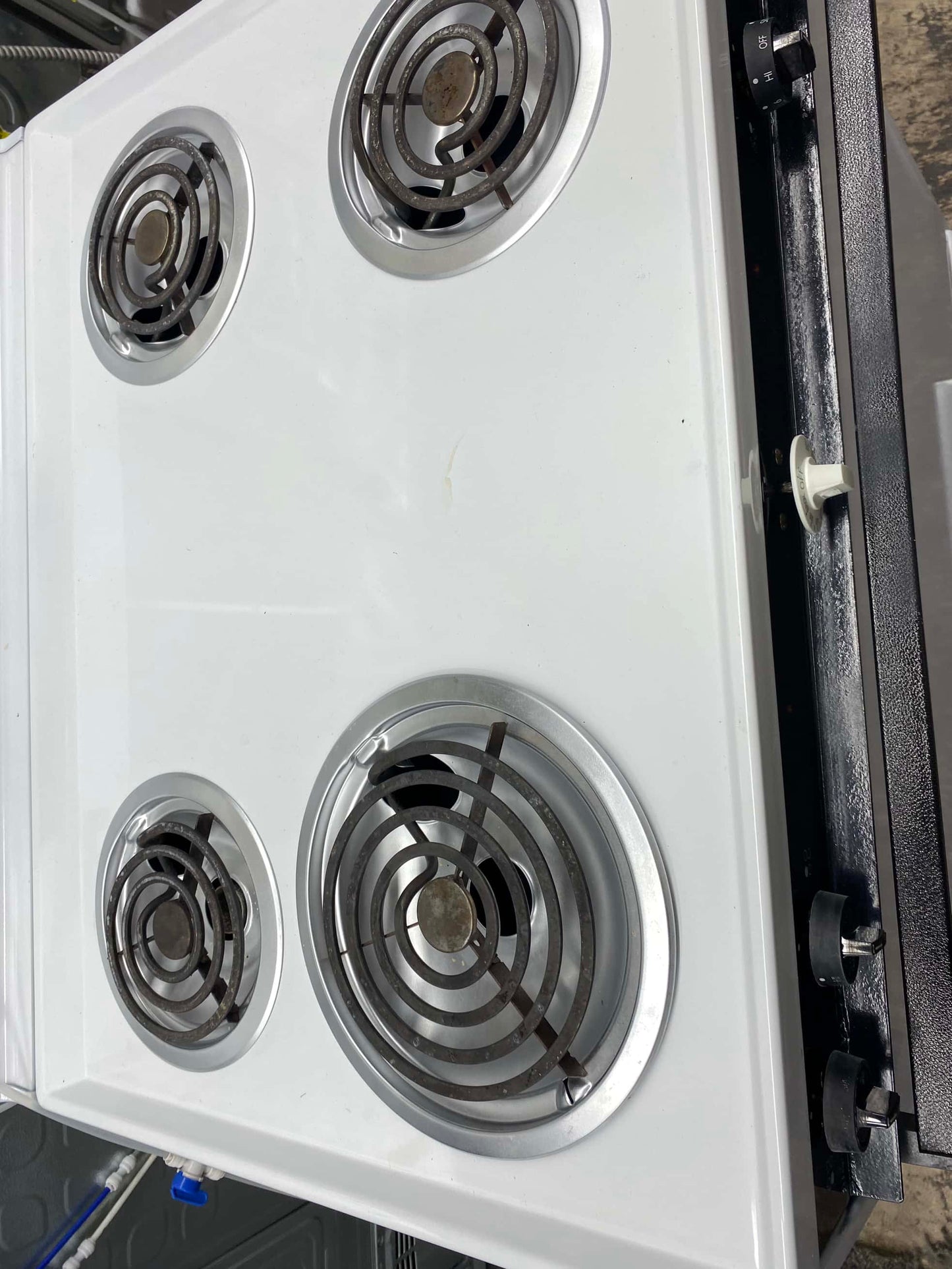 Item: #GR377 — Frigidaire electric range white coil 4 burner 30”