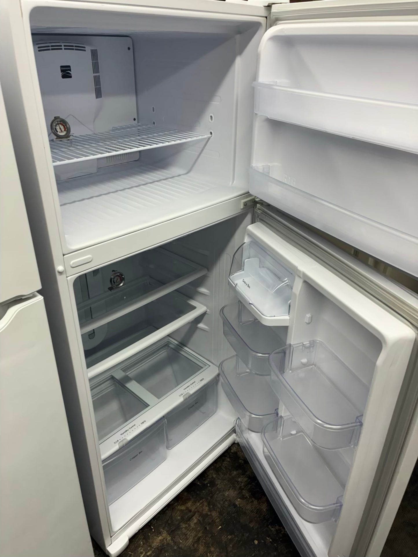 Kenmore top freezer refrigerator white 30”