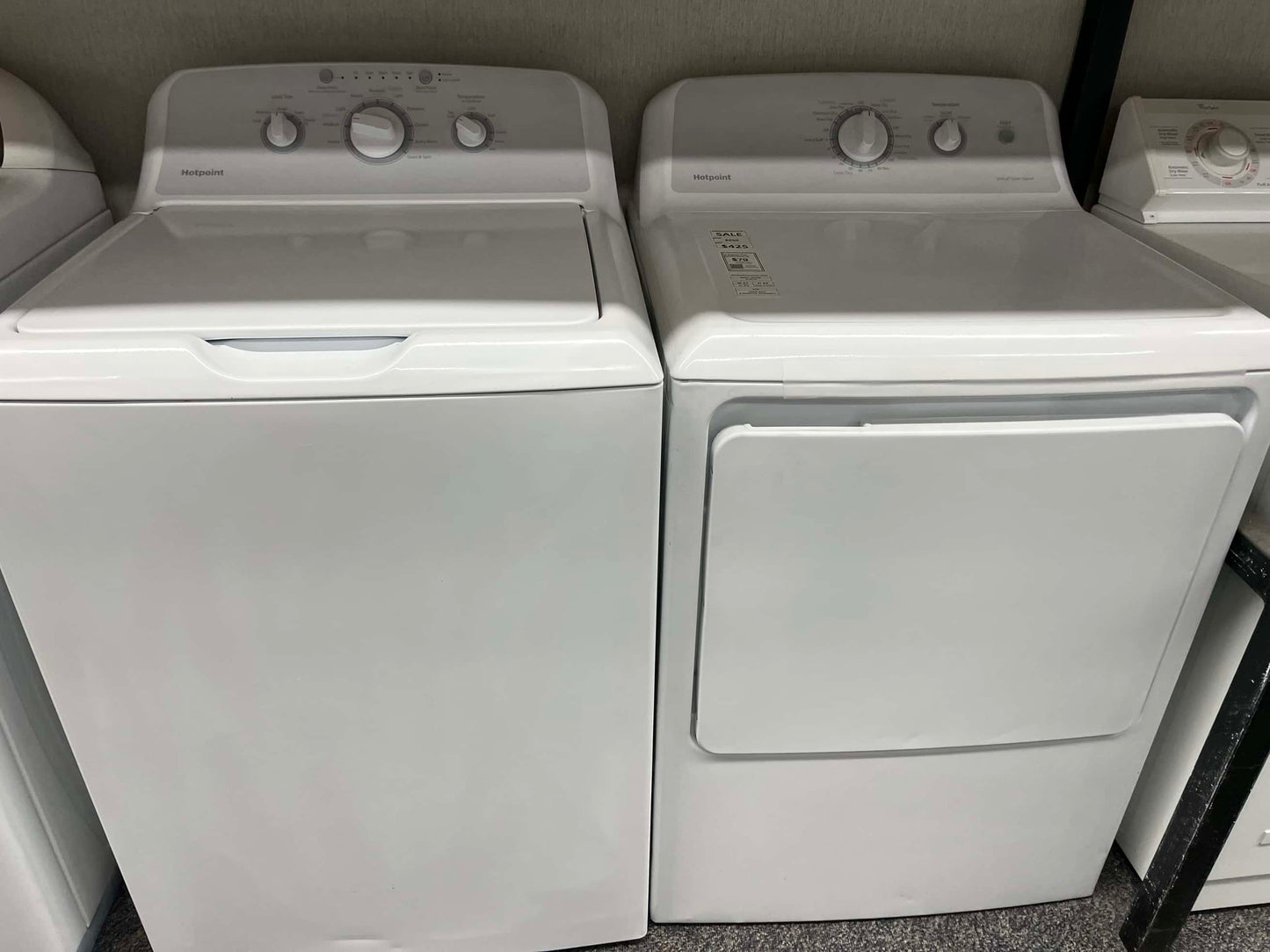 - Item: #D732 Hotpoint side x side washer and open box dryer set GAS large capacity 27”