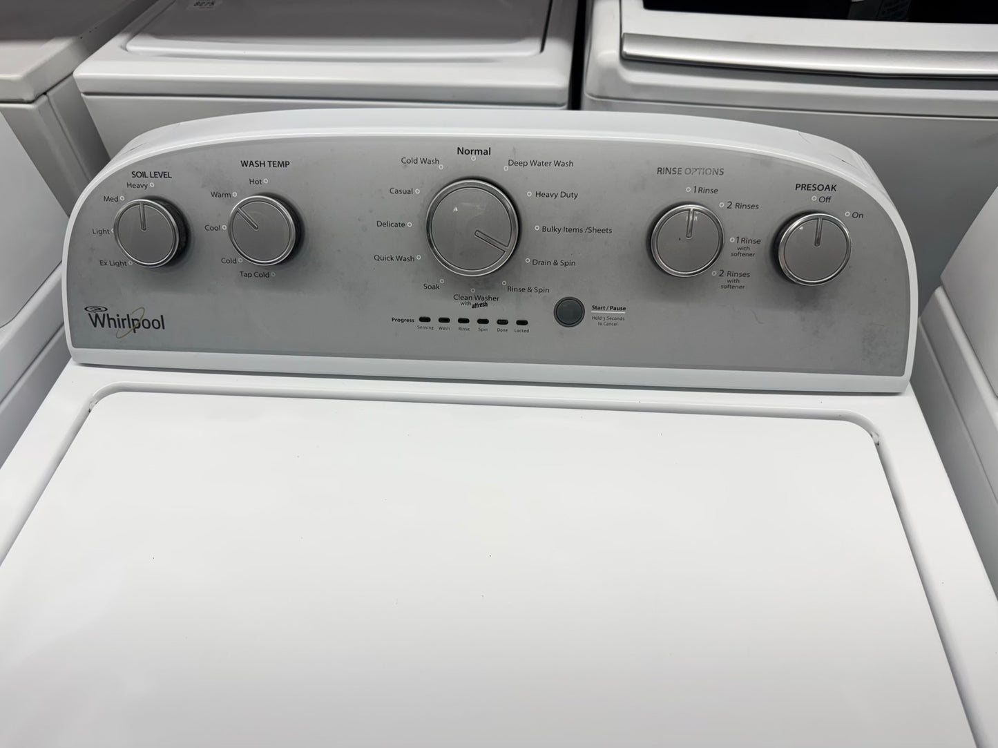 Whirpool top load washer machine whit clean washer affresh