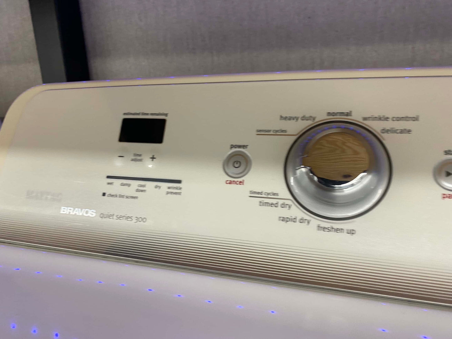 ITEM #ED389 Maytag electric dryer large capacity side x side 29”