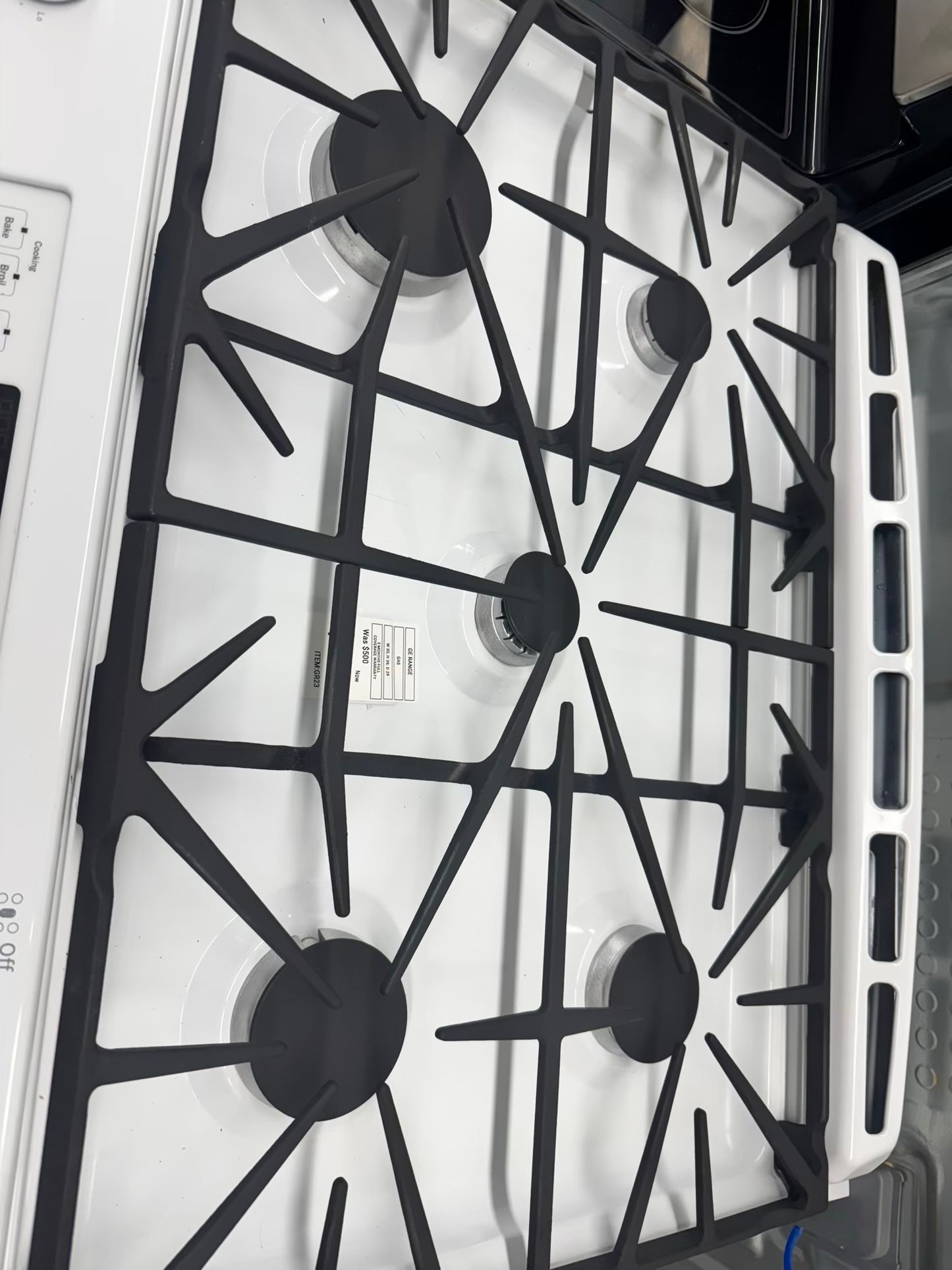 Ge gas range slide-in white color , 5 burner convection bake multi rack