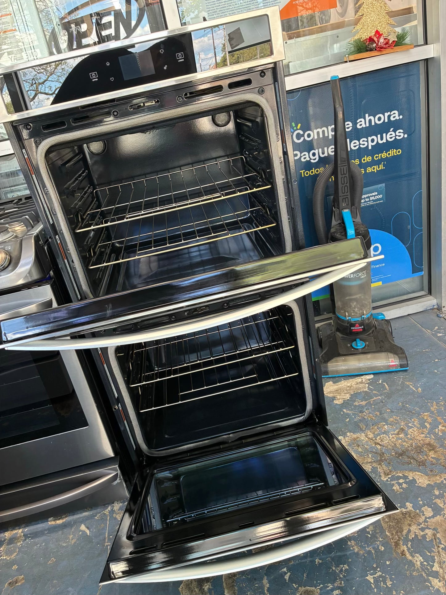 Whirlpool 27 in Smart Double electric Oven