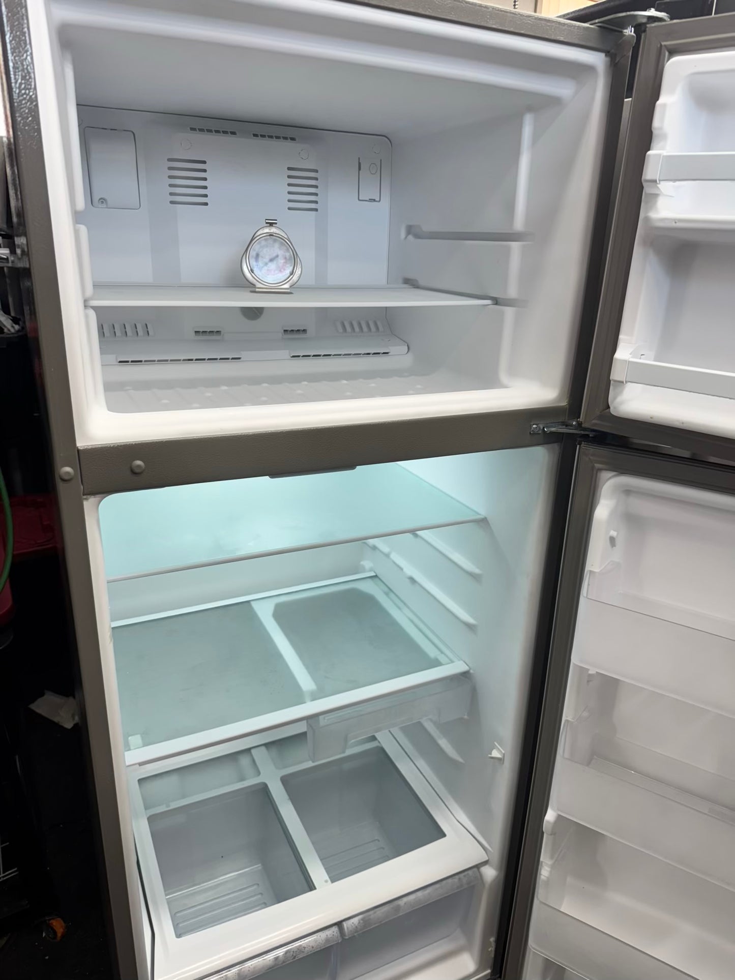 Whirpool top freezer stainless steel 28 inch