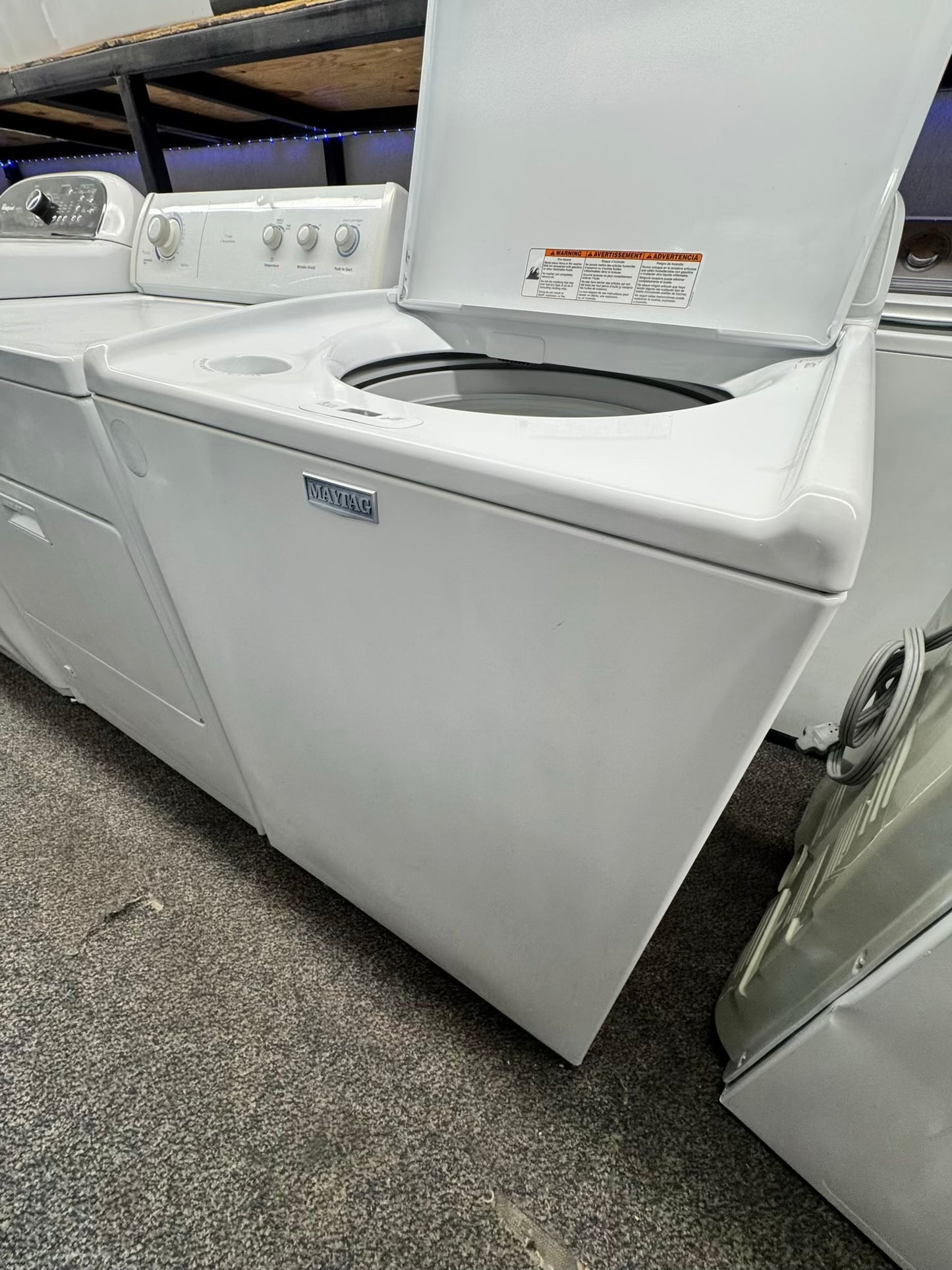 Maytag top load washer deep fill & rinse white 27” whit agitator stainless steel drum